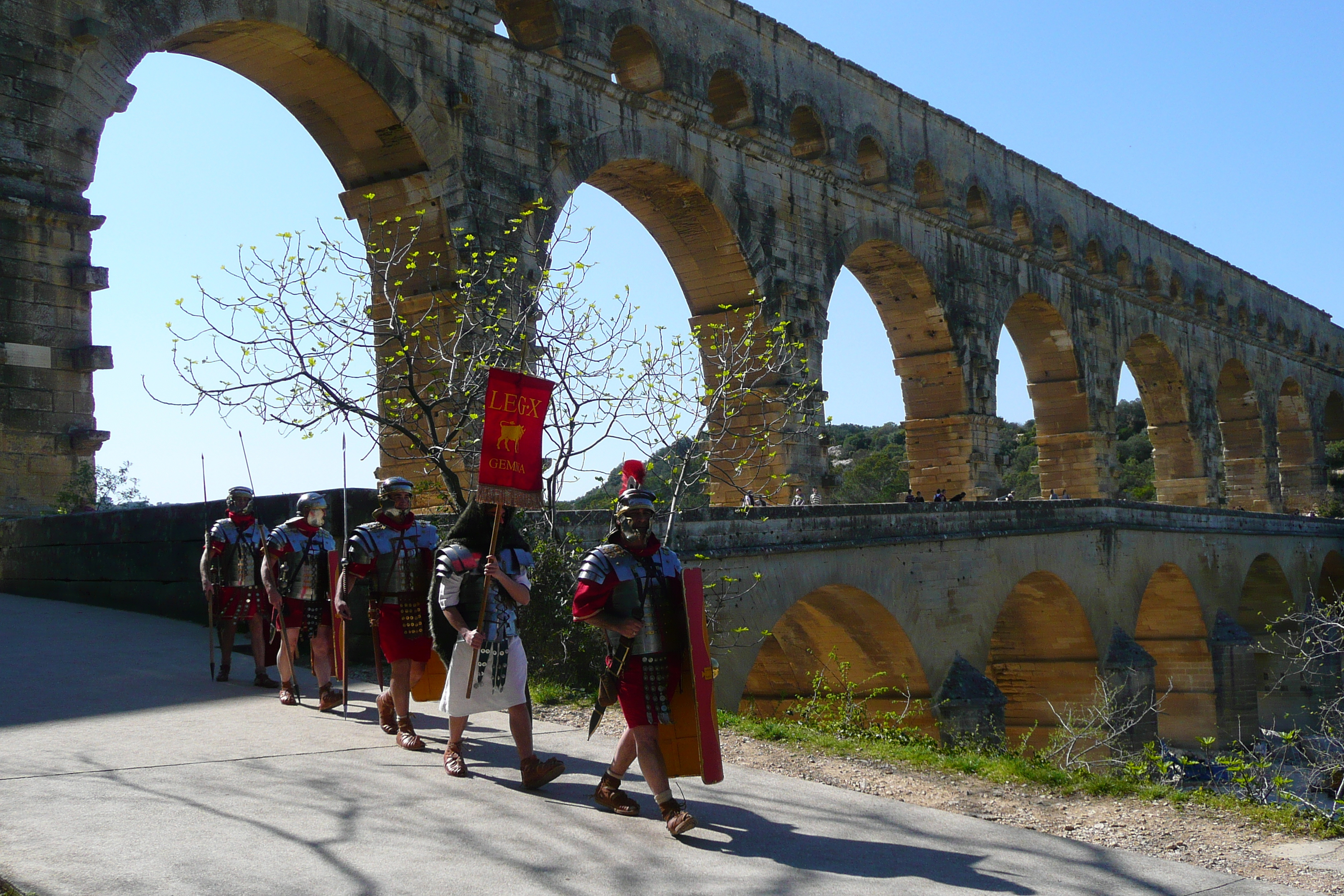 Picture France Pont du Gard 2008-04 61 - Tour Pont du Gard