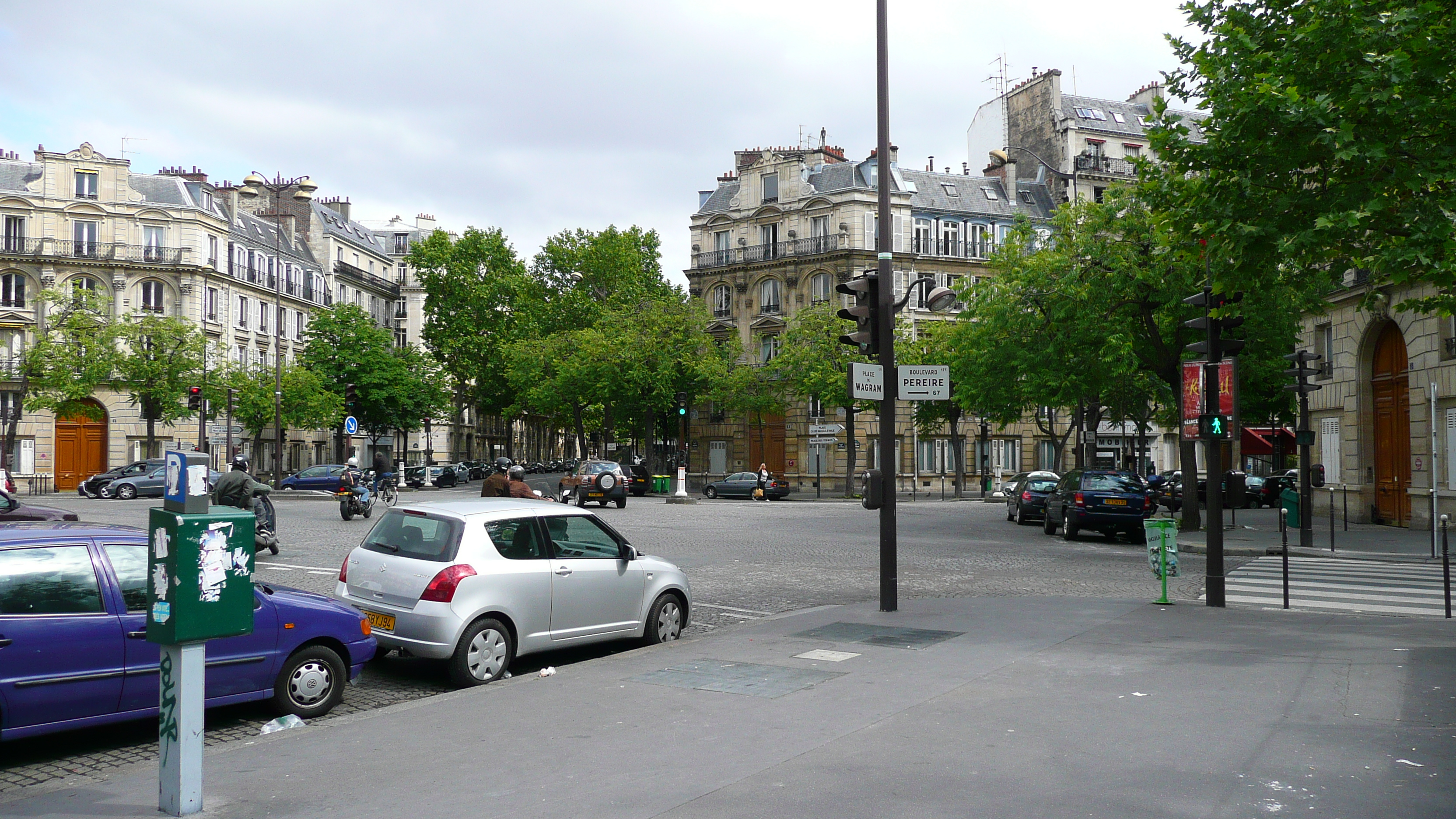 Picture France Paris 17th Arrondissement Place Wagram 2007-05 11 - Journey Place Wagram