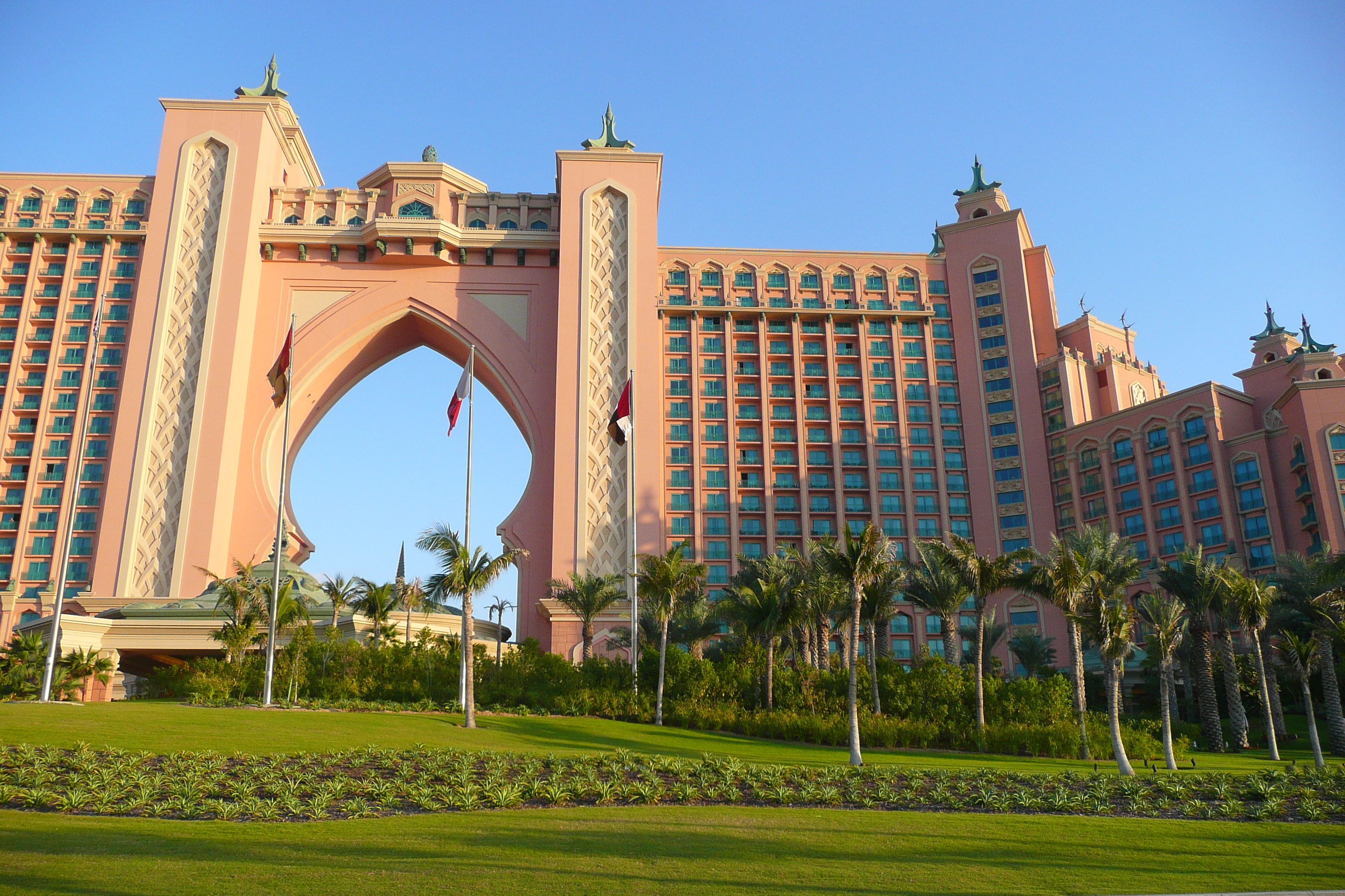 Picture United Arab Emirates Dubai Palm Jumeirah 2009-01 40 - Center Palm Jumeirah