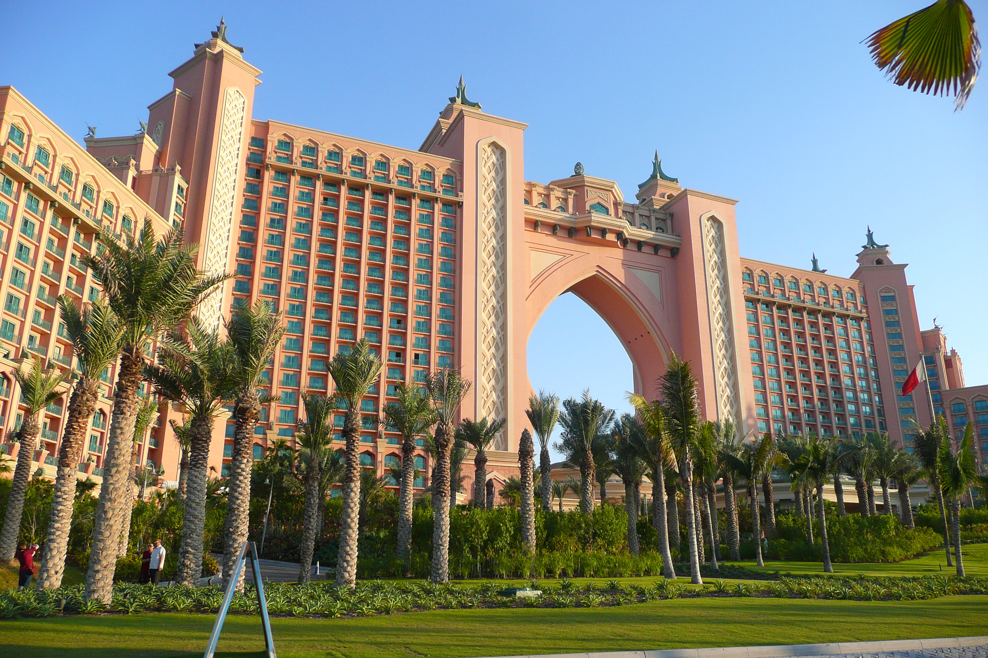 Picture United Arab Emirates Dubai Palm Jumeirah 2009-01 38 - Tour Palm Jumeirah