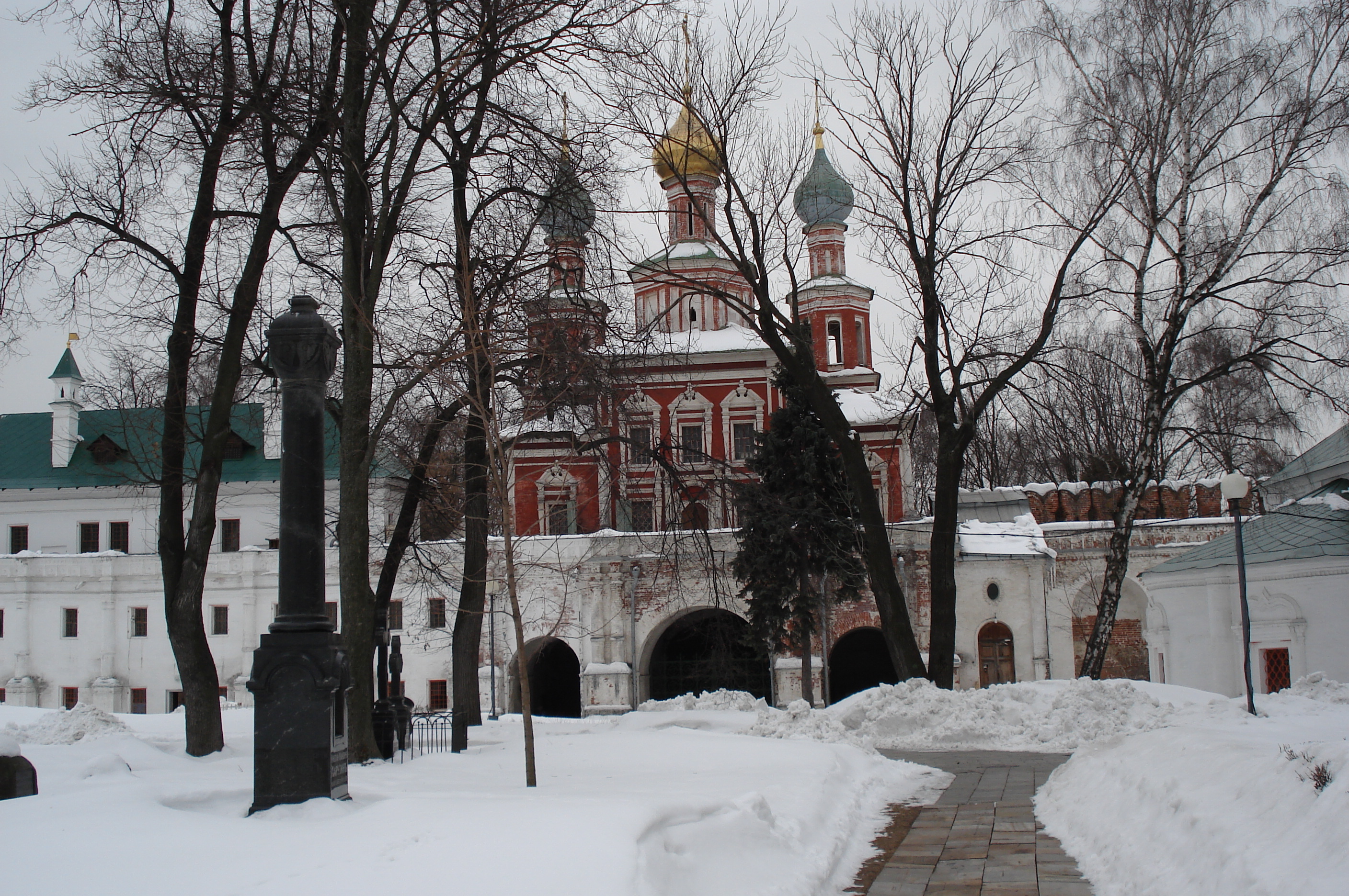 Picture Russia Moscow New Maiden convent and cemetery 2006-03 9 - Recreation New Maiden convent and cemetery