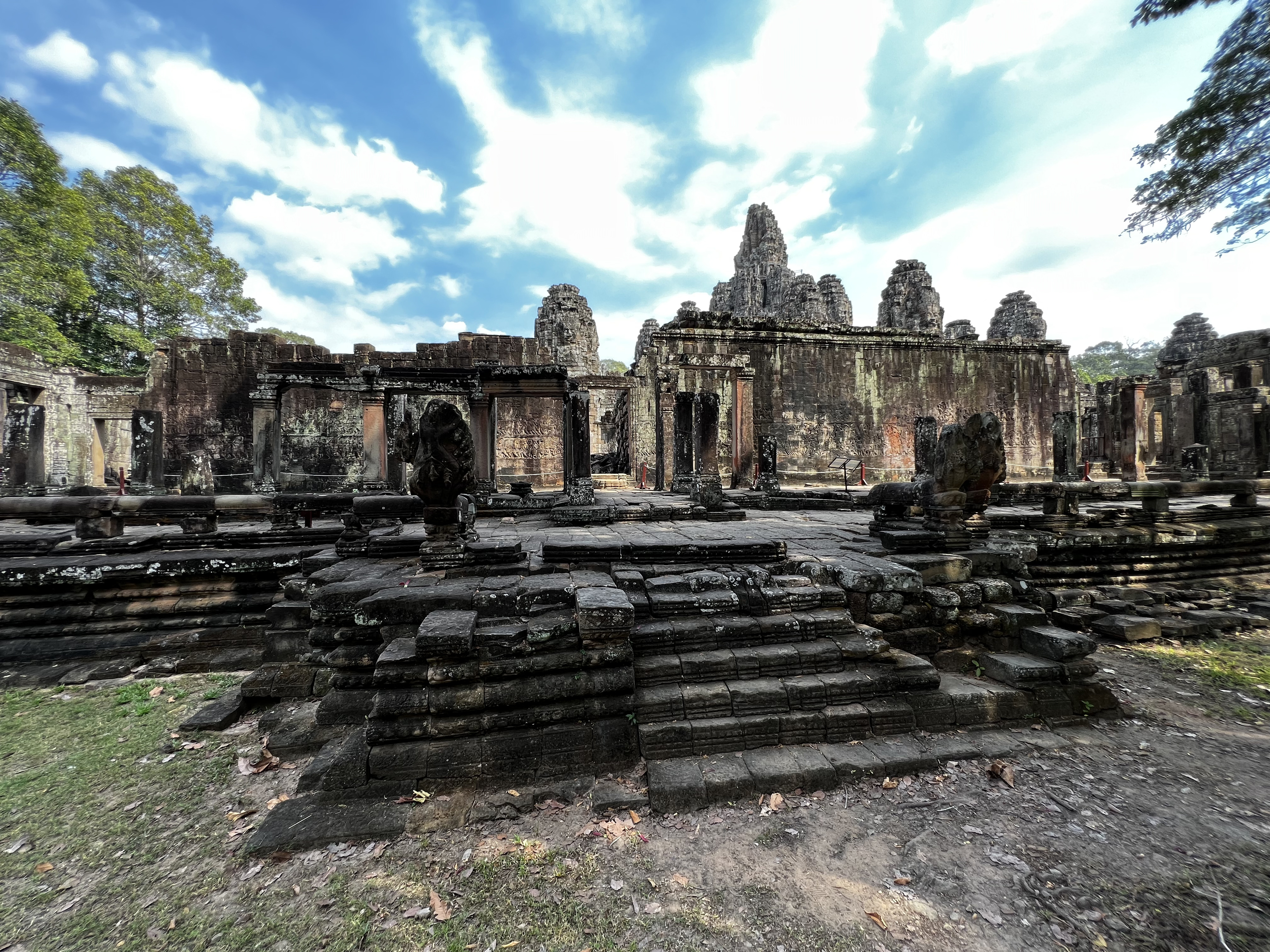 Picture Cambodia Siem Reap Bayon 2023-01 4 - Tour Bayon