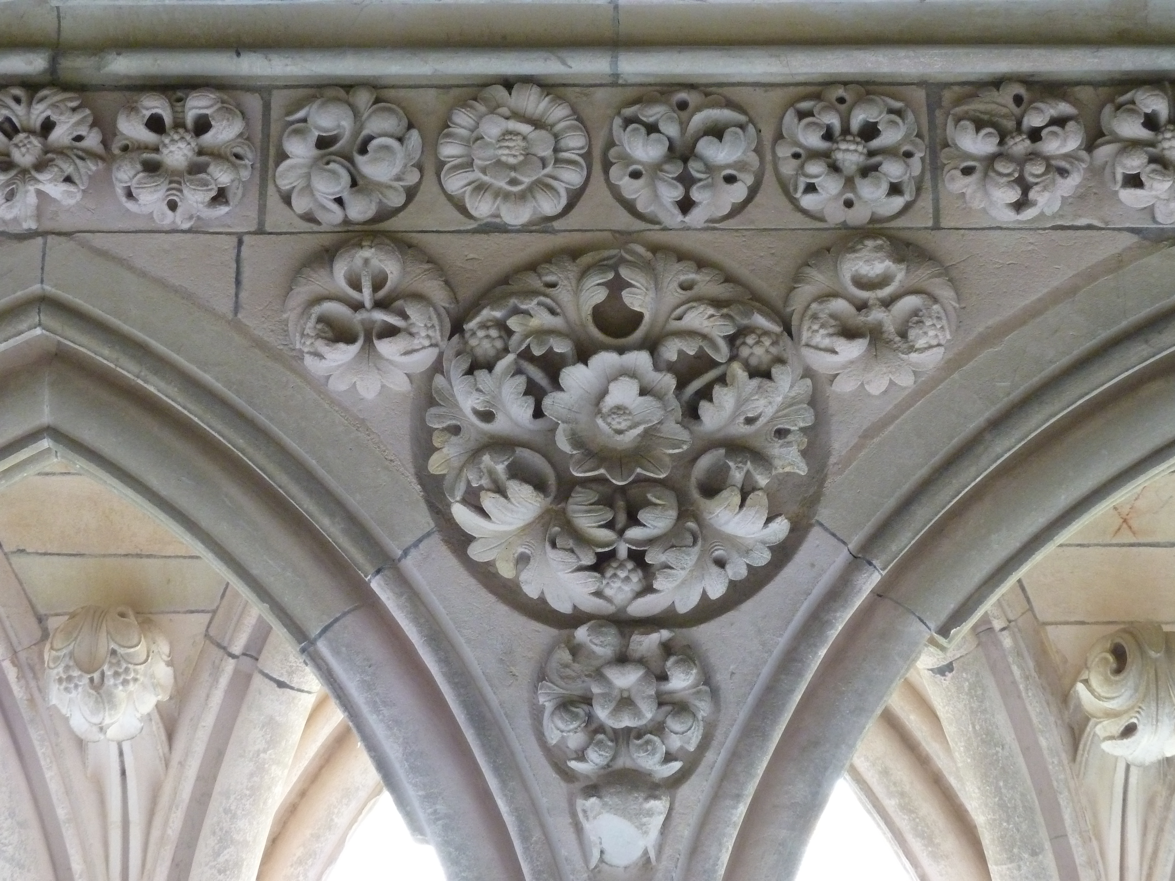 Picture France Mont St Michel Mont St Michel Abbey Cloister 2010-04 3 - Tour Mont St Michel Abbey Cloister