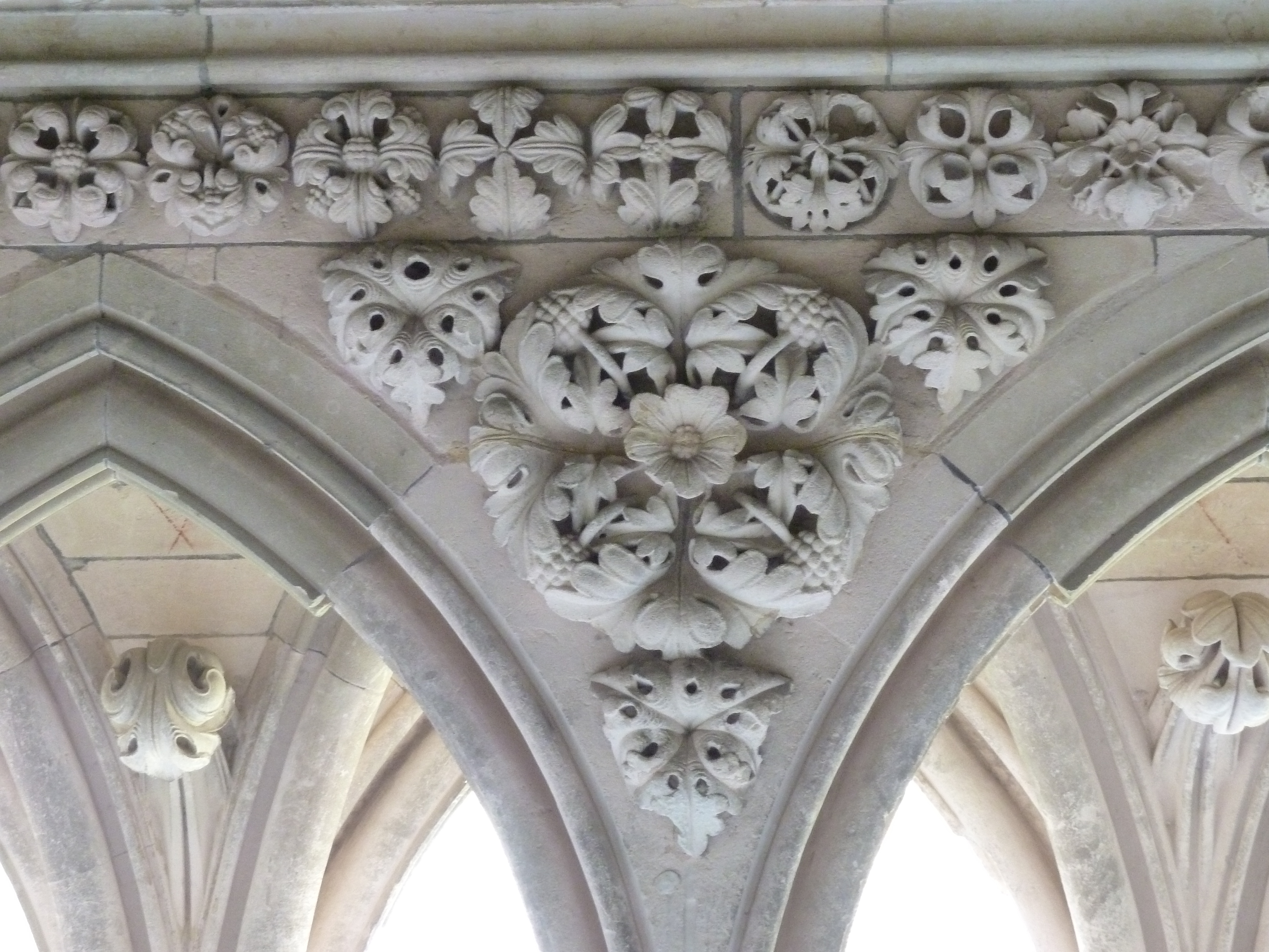 Picture France Mont St Michel Mont St Michel Abbey Cloister 2010-04 10 - Discovery Mont St Michel Abbey Cloister