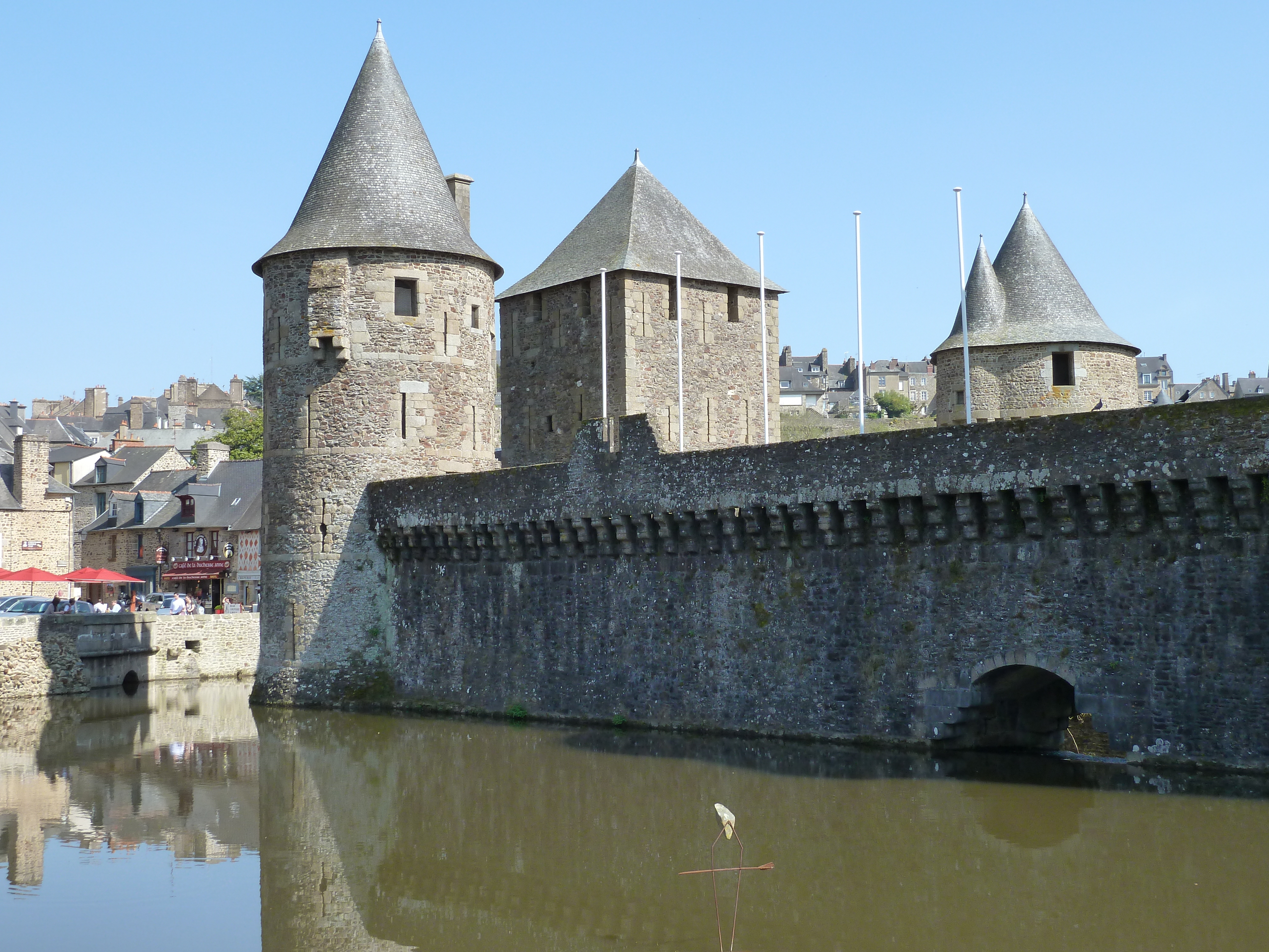 Picture France Fougeres 2010-04 41 - Tours Fougeres