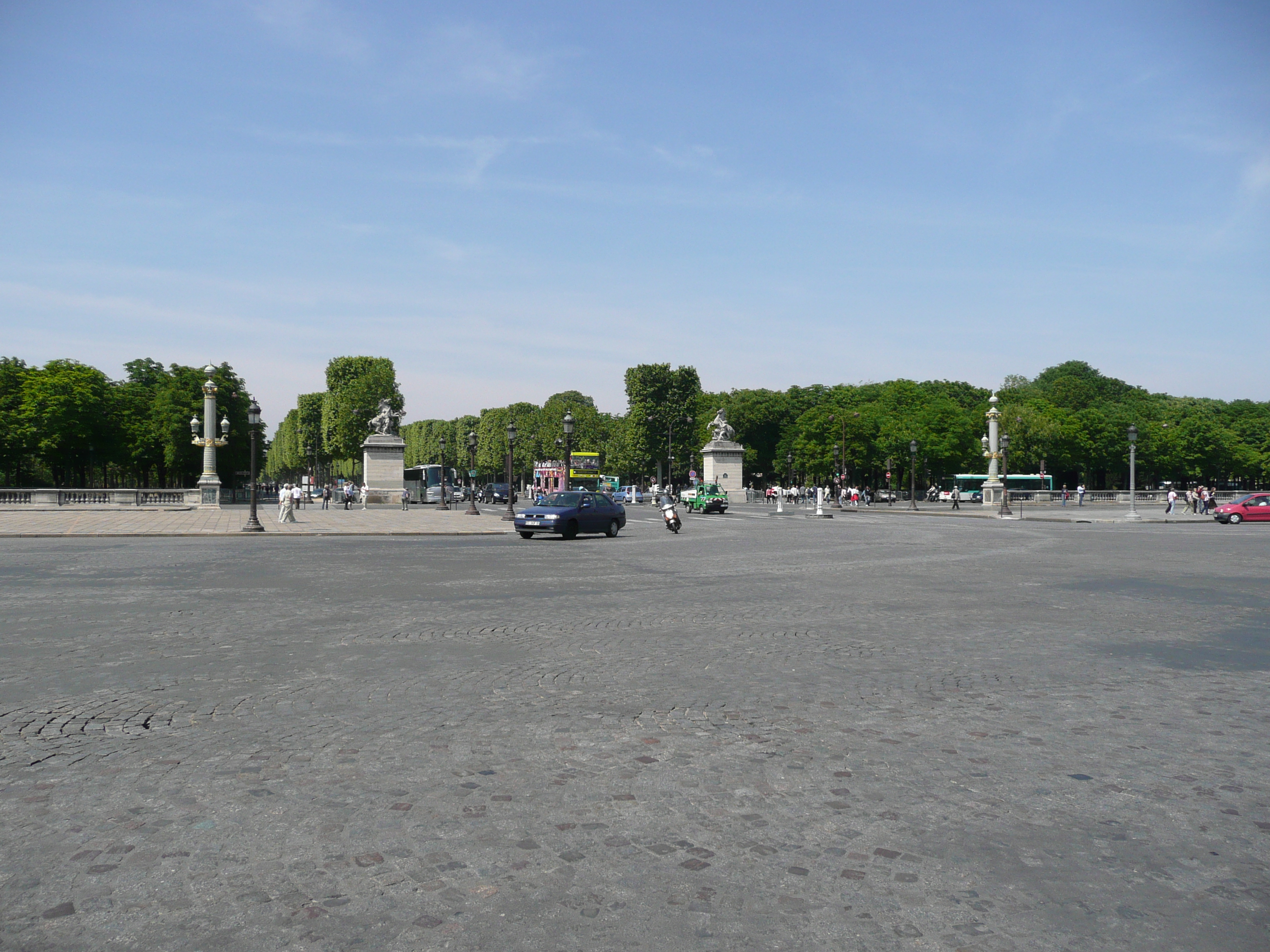 Picture France Paris La Concorde 2007-05 63 - Tours La Concorde