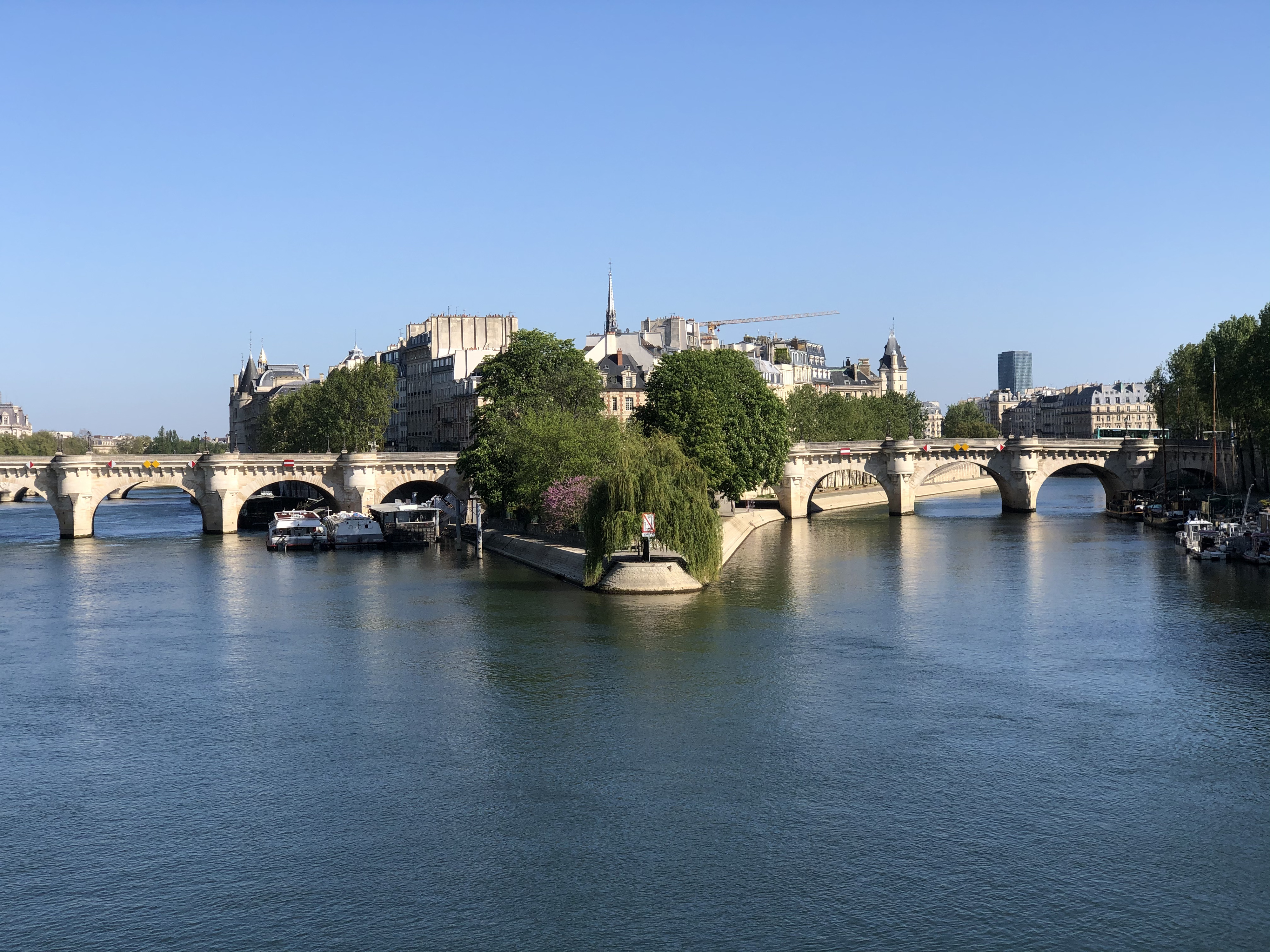 Picture France Paris lockdown 2020-04 40 - Tour Paris lockdown