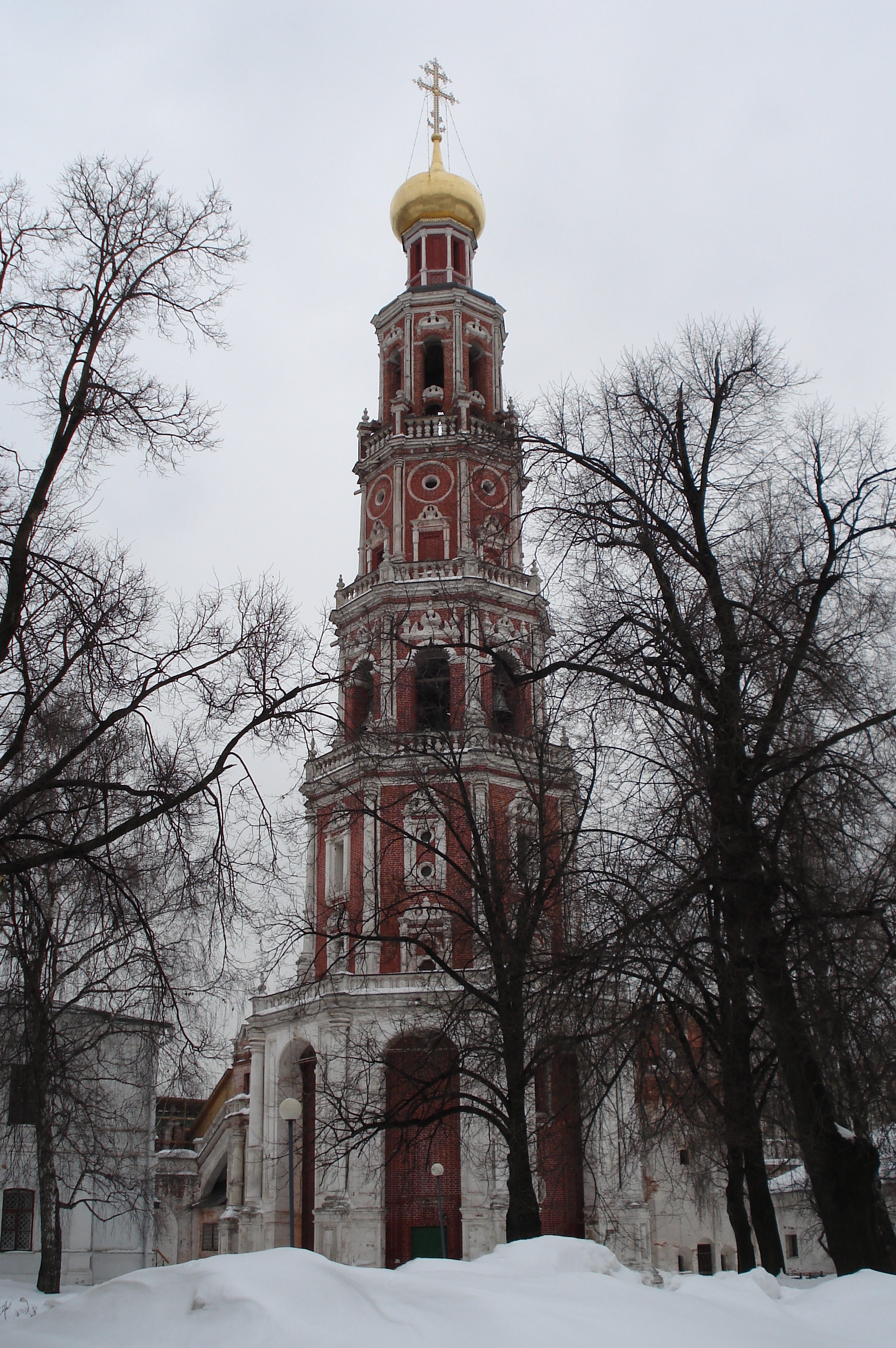 Picture Russia Moscow New Maiden convent and cemetery 2006-03 8 - Recreation New Maiden convent and cemetery