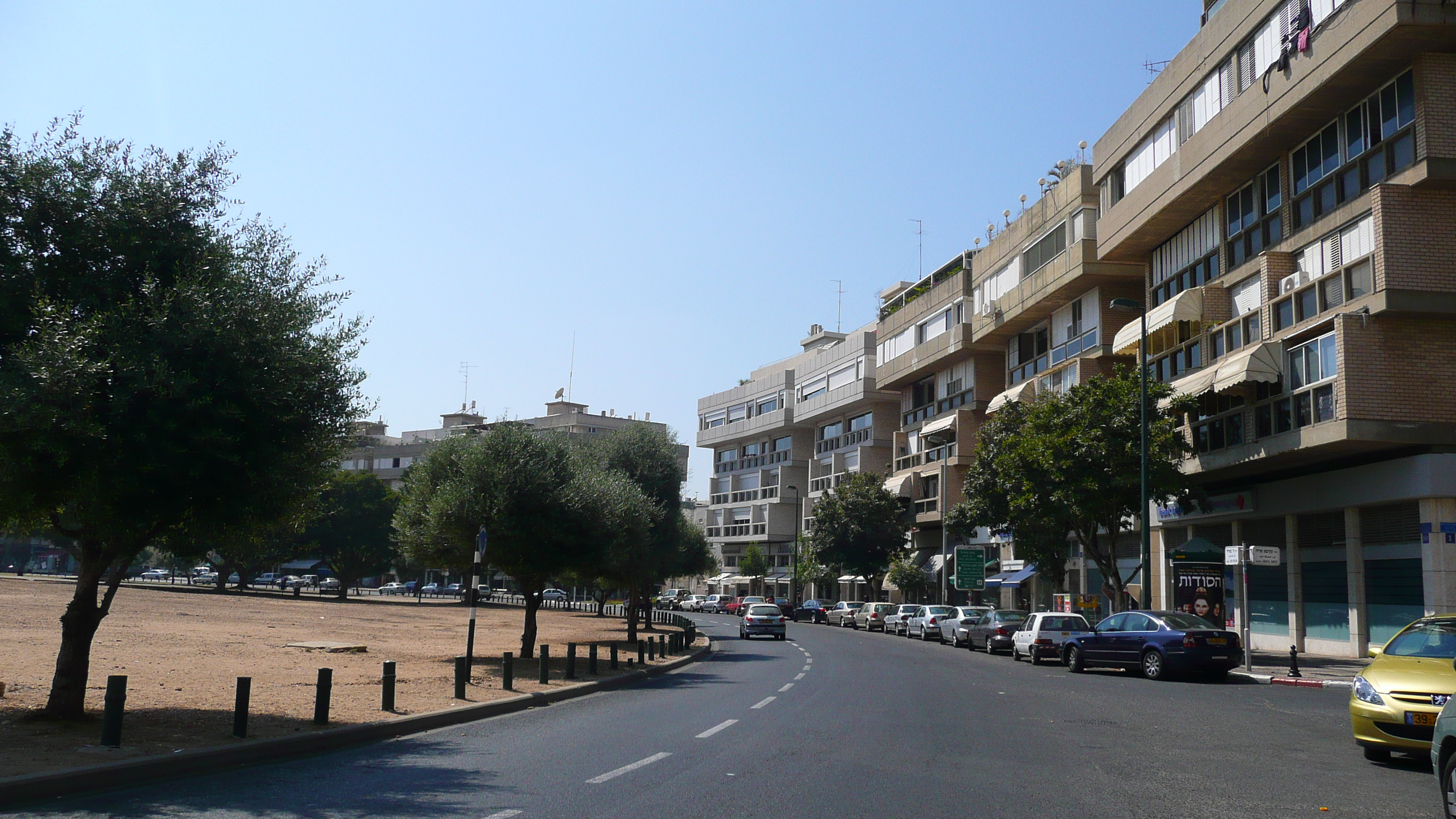 Picture Israel Tel Aviv Kikar Hamedina 2007-06 11 - Around Kikar Hamedina