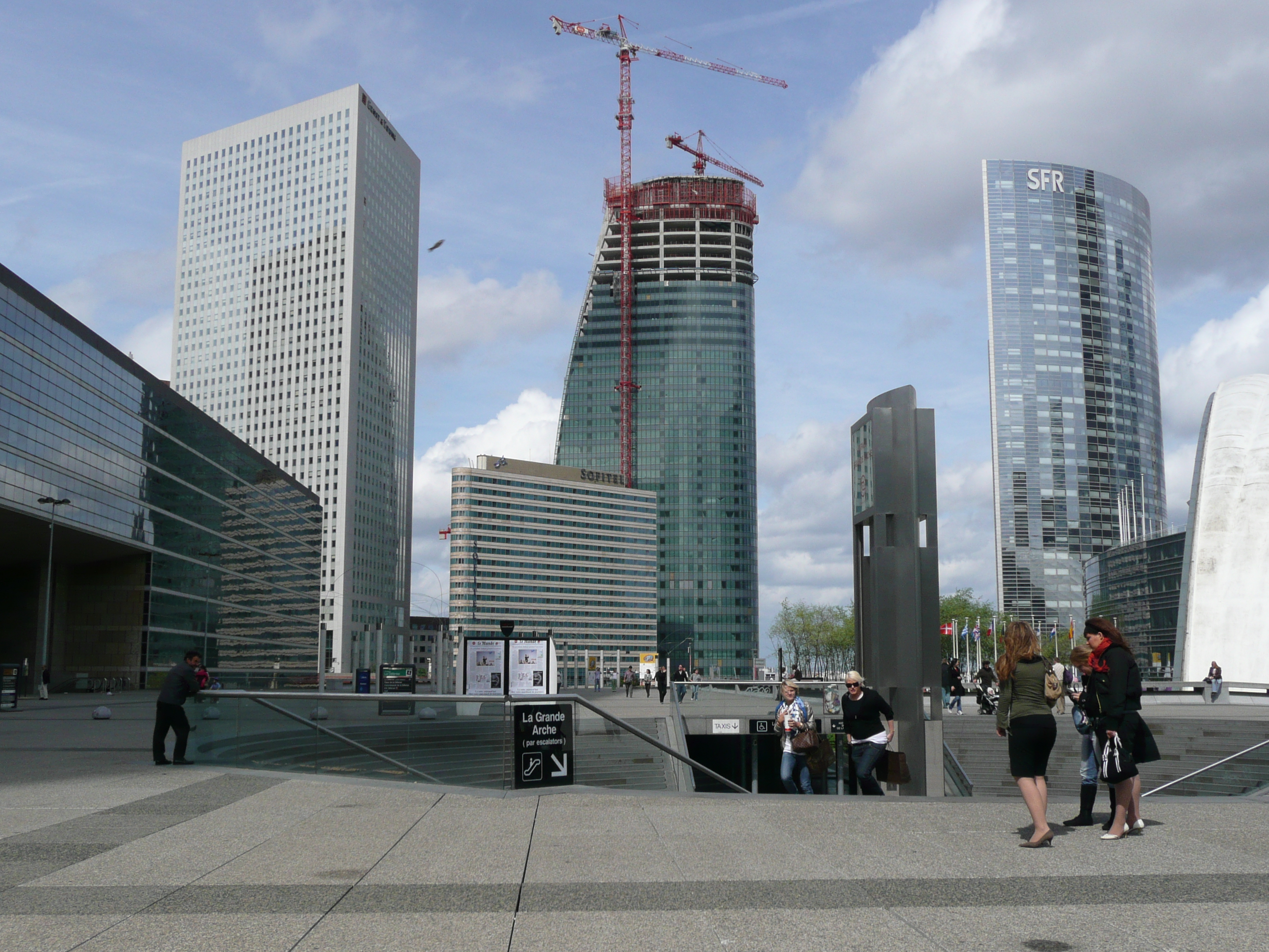 Picture France Paris La Defense 2007-05 153 - Recreation La Defense