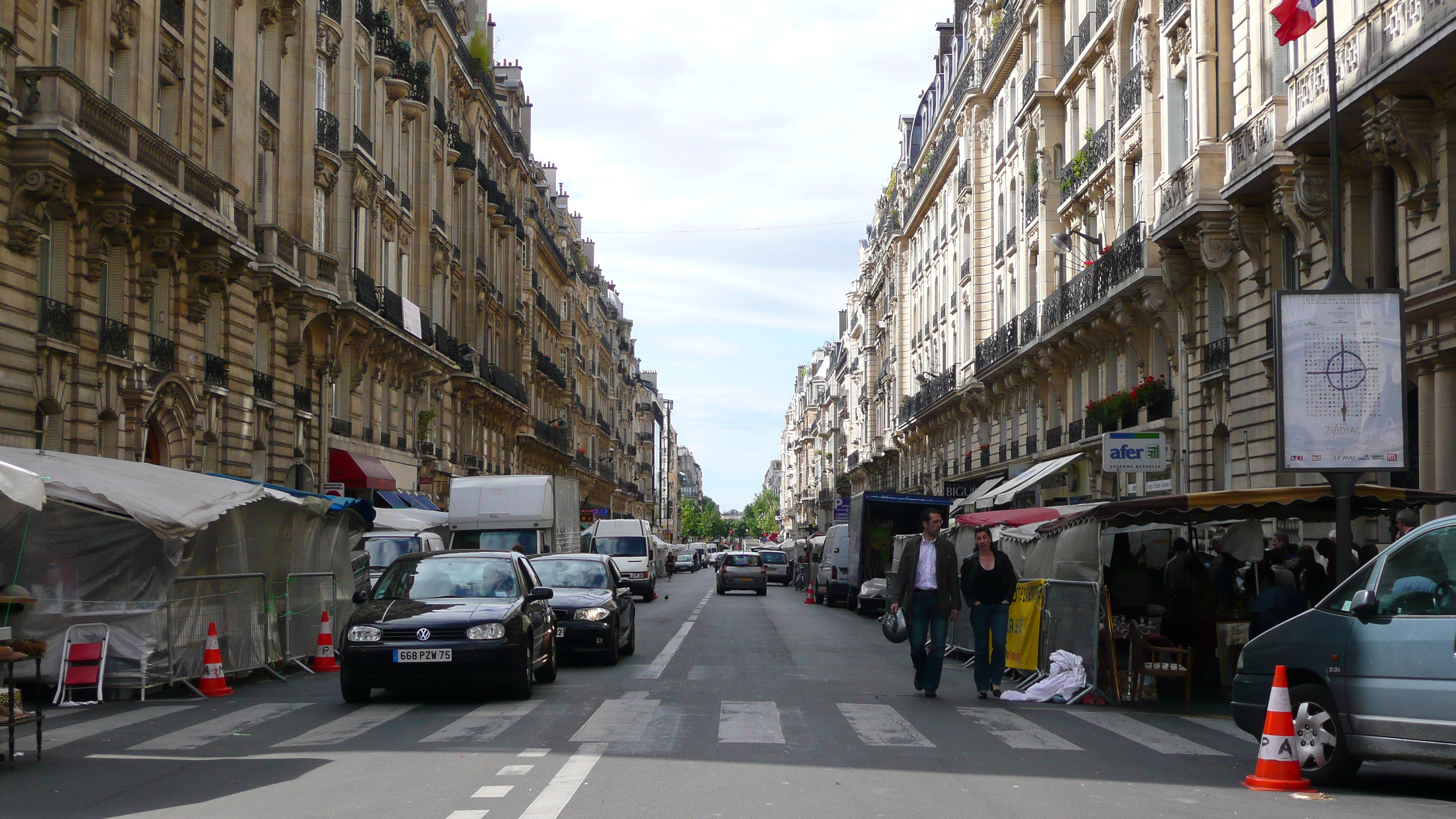 Picture France Paris 17th Arrondissement Avenue de Wagram 2007-05 40 - Recreation Avenue de Wagram