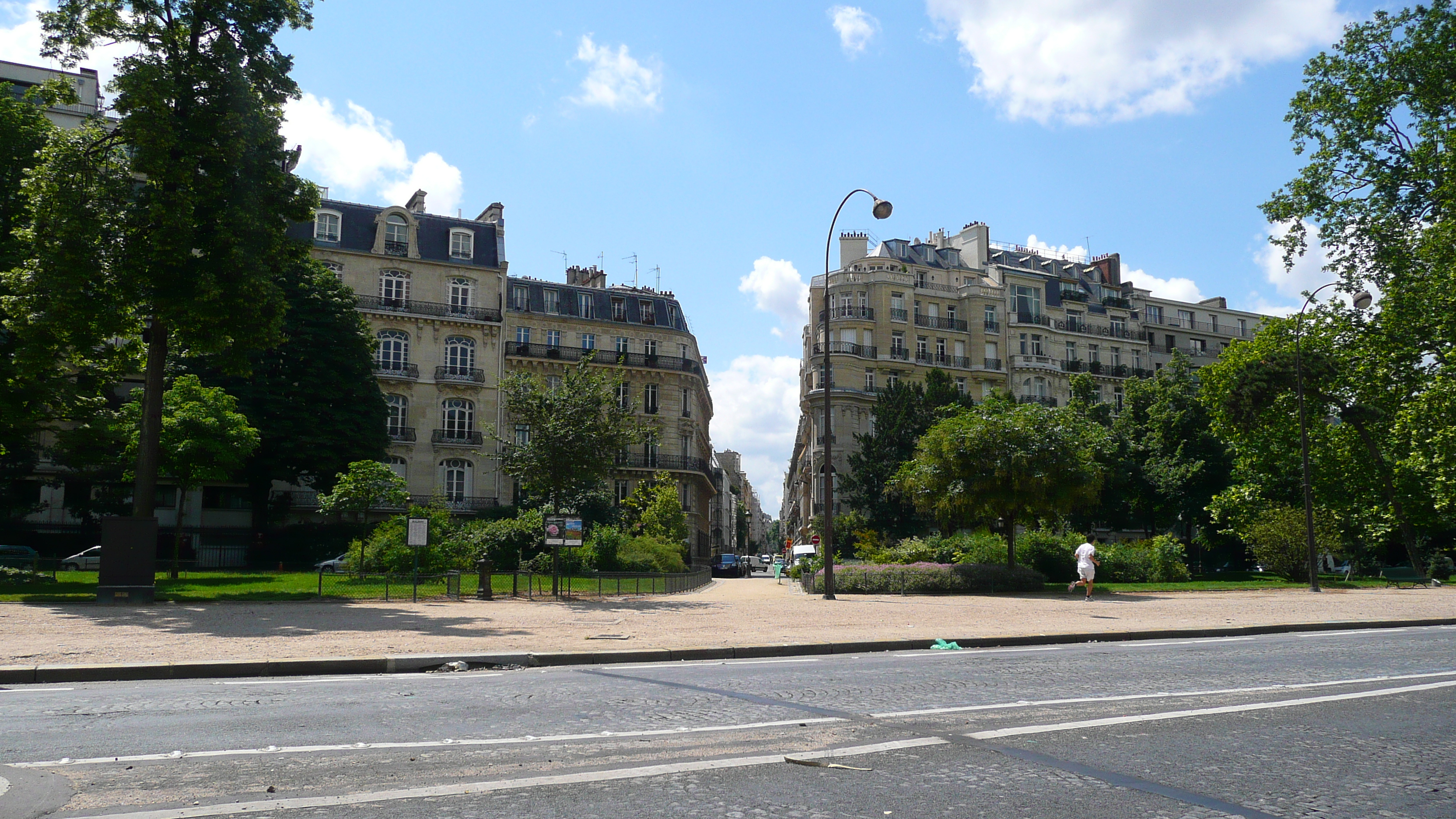 Picture France Paris Avenue Foch 2007-06 151 - Discovery Avenue Foch