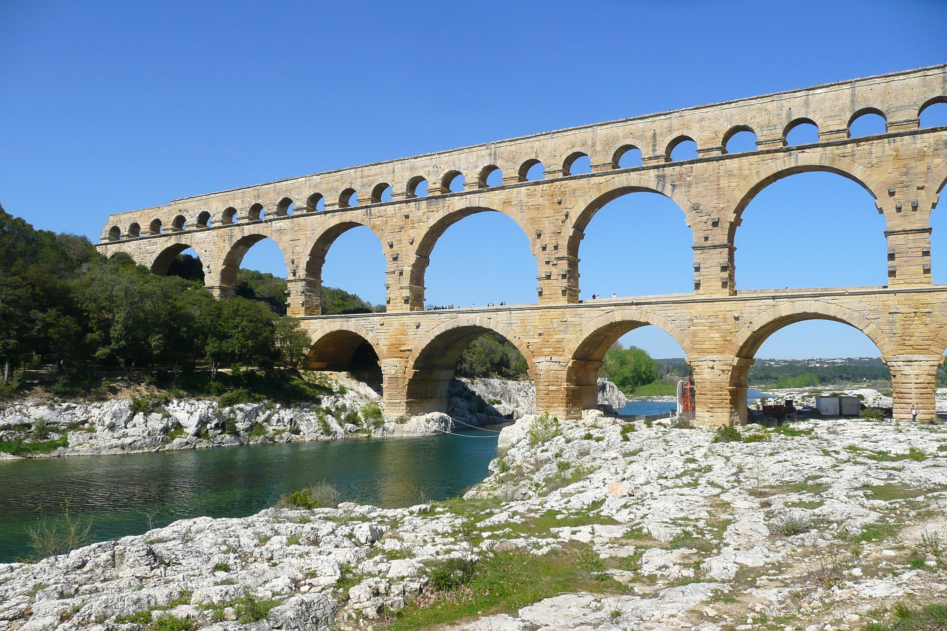 Picture France Pont du Gard 2008-04 39 - History Pont du Gard