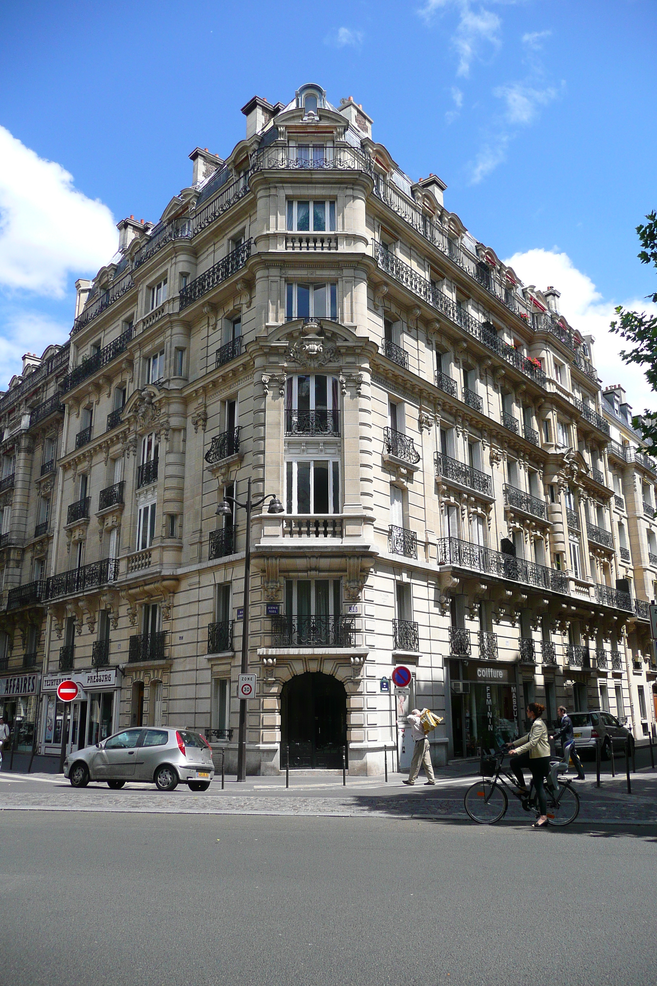 Picture France Paris Avenue Niel 2007-06 57 - History Avenue Niel