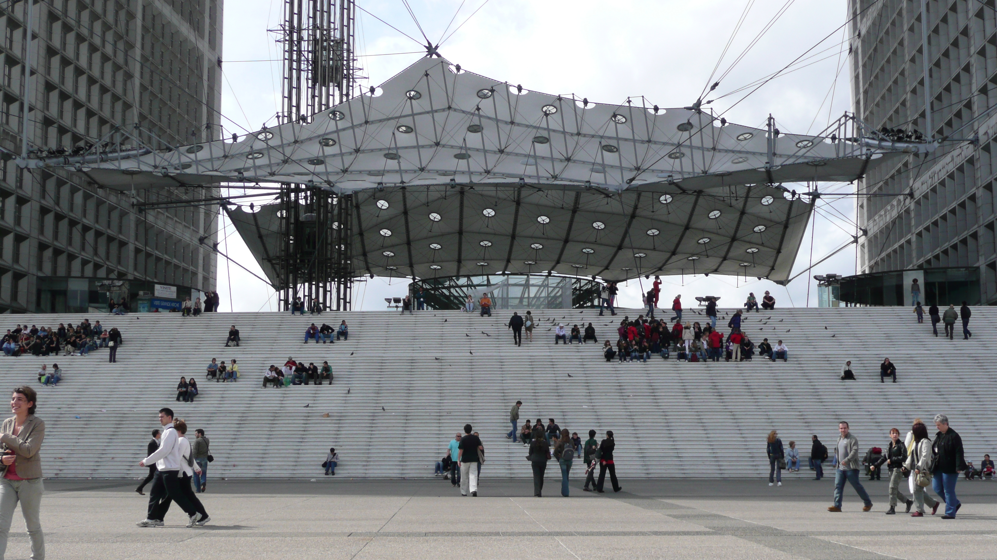 Picture France Paris La Defense 2007-05 174 - Tour La Defense