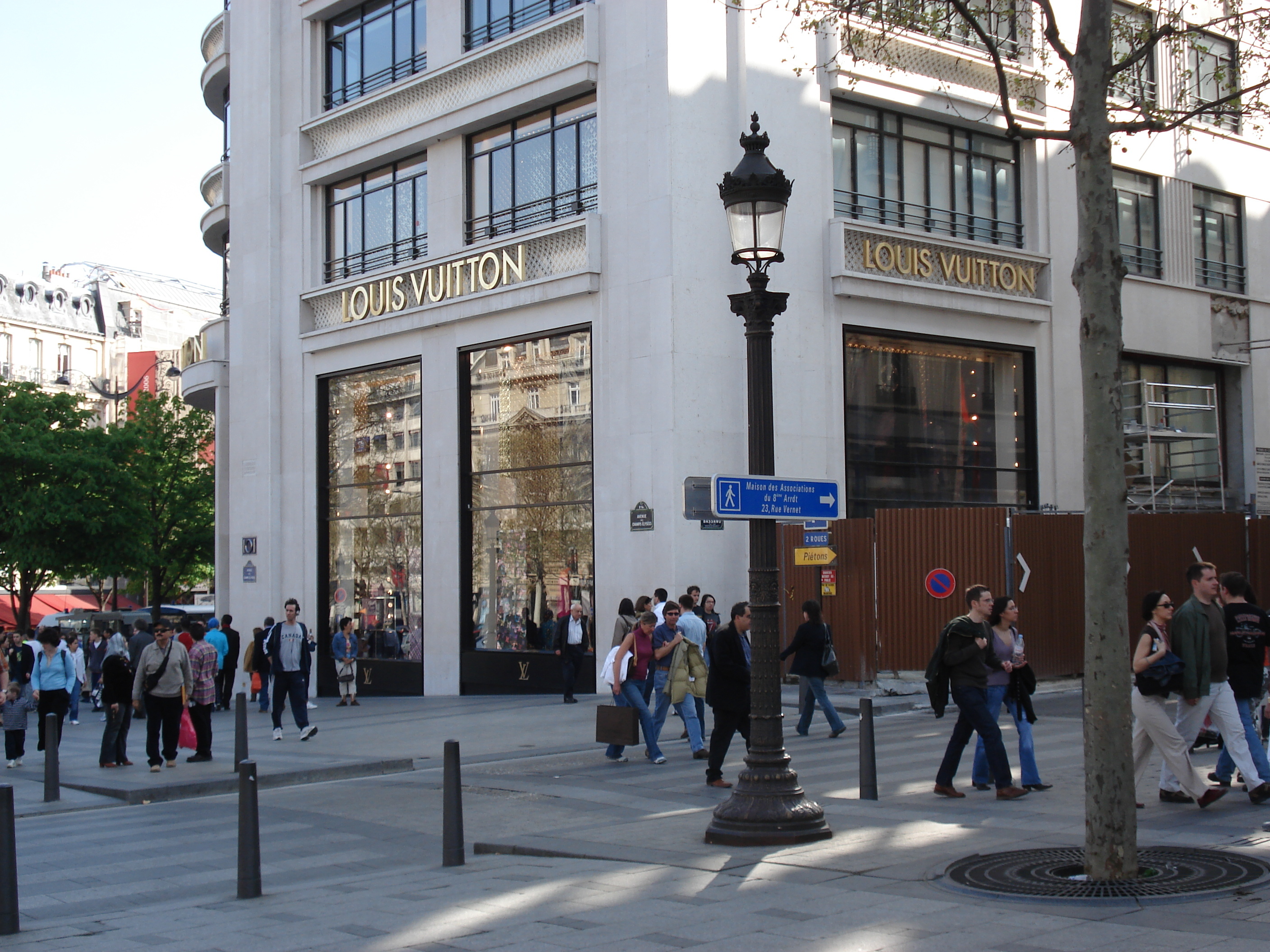 Picture France Paris Champs Elysees 2006-04 31 - Discovery Champs Elysees