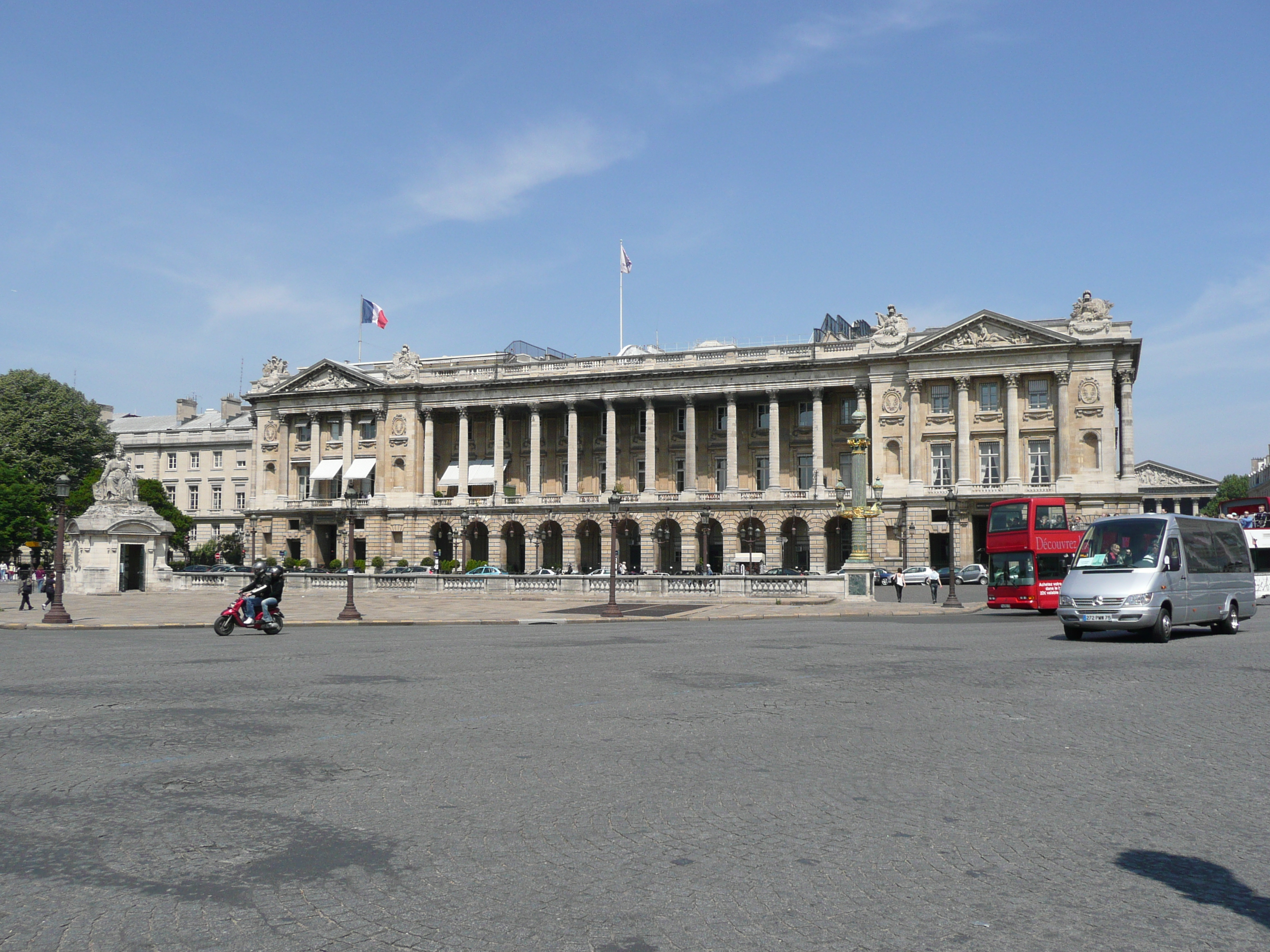 Picture France Paris La Concorde 2007-05 52 - Around La Concorde