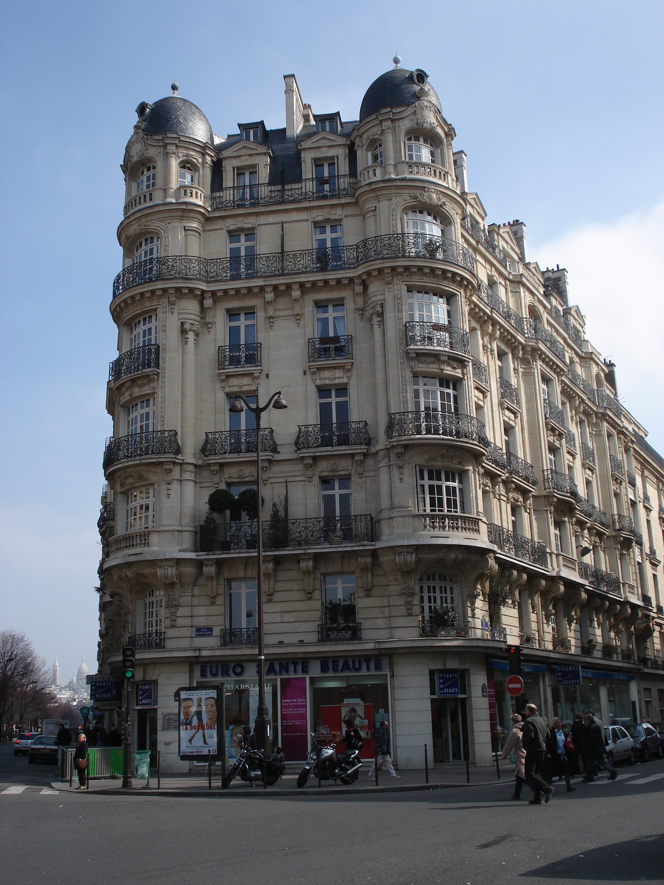 Picture France Paris 17th Arrondissement Boulevard de Courcelles 2006-03 23 - History Boulevard de Courcelles