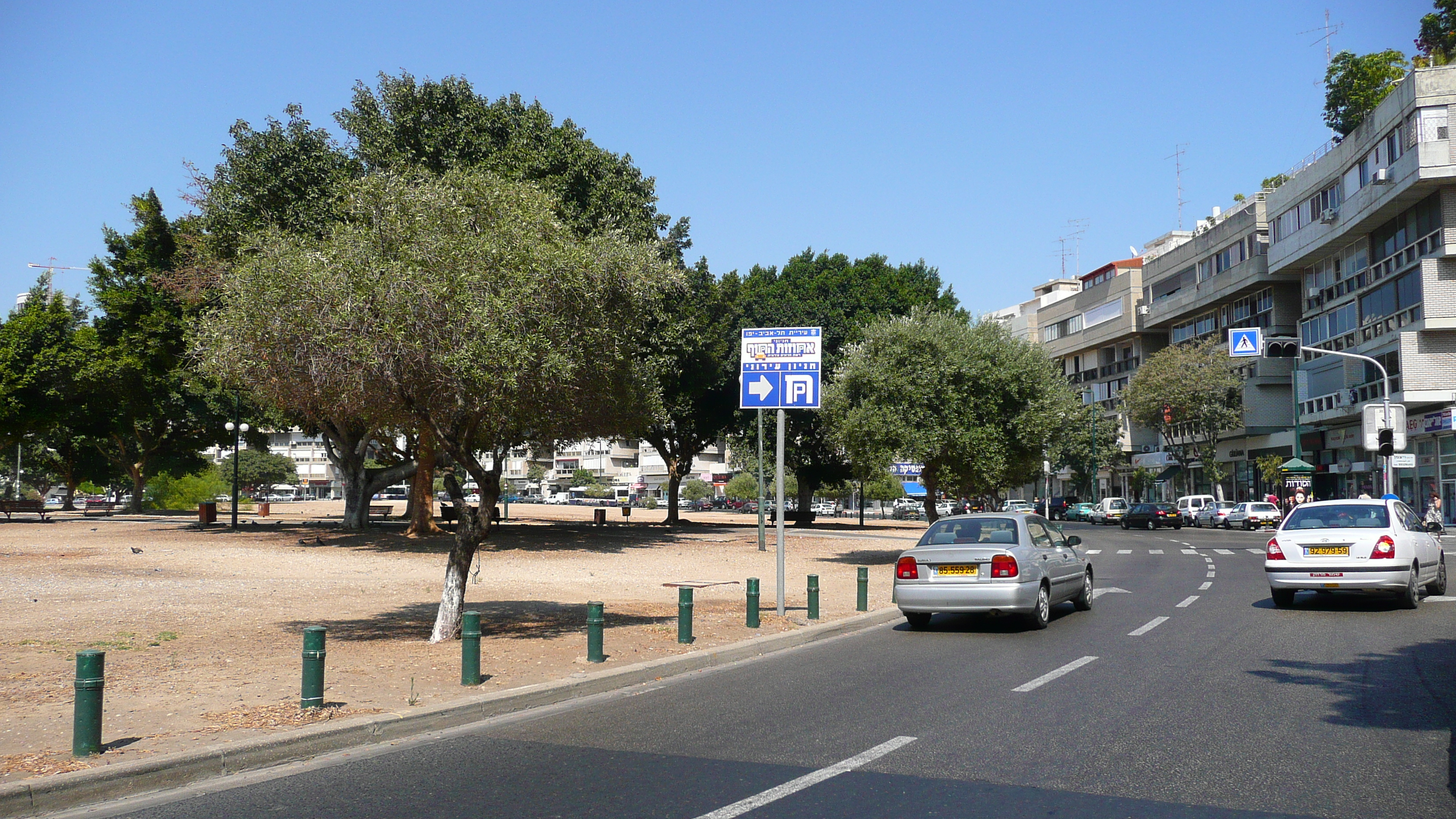 Picture Israel Tel Aviv Kikar Hamedina 2007-06 13 - Center Kikar Hamedina