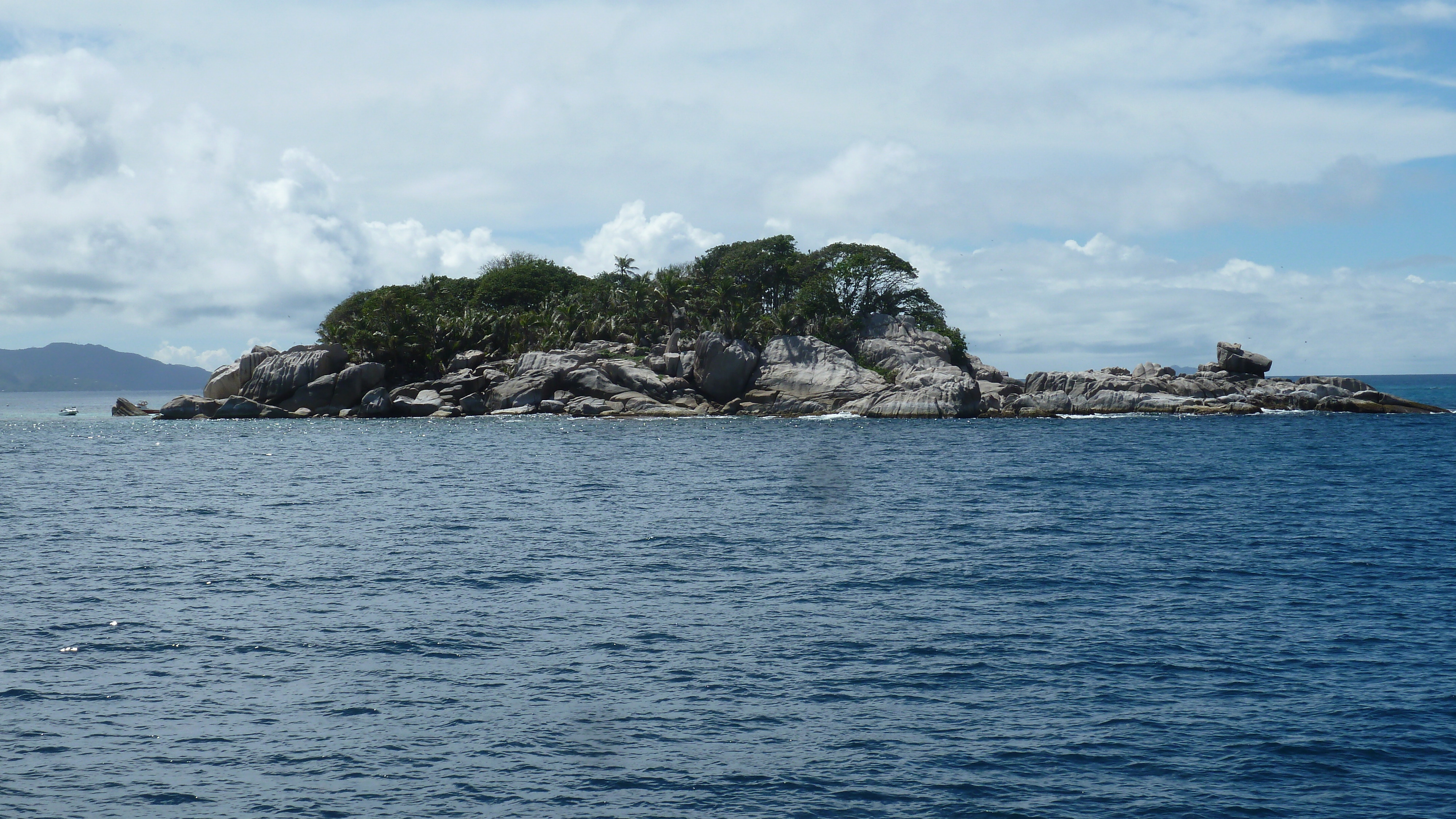 Picture Seychelles Coco Island 2011-10 27 - Center Coco Island