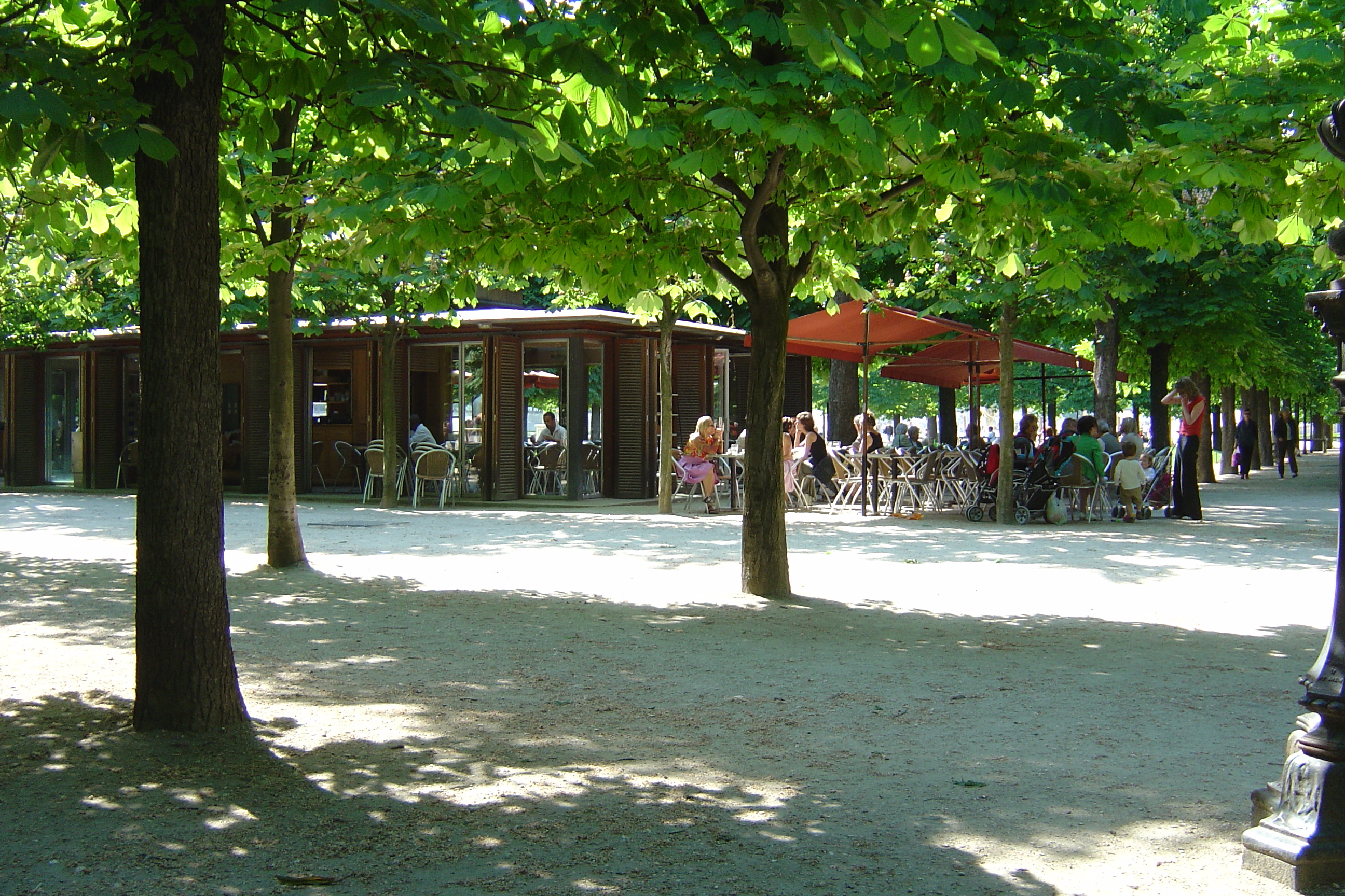 Picture France Paris Garden of Tuileries 2007-05 31 - Around Garden of Tuileries