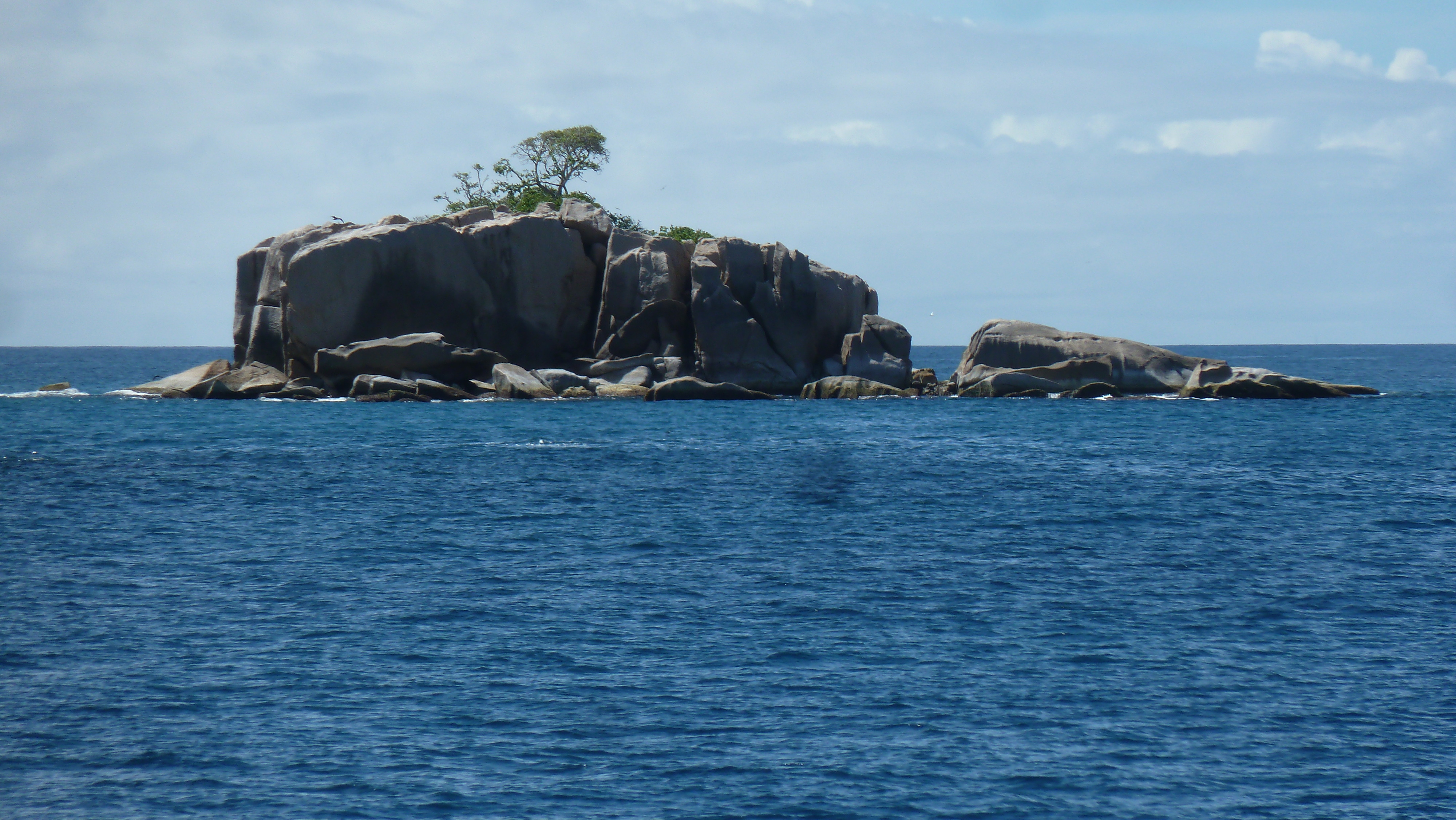 Picture Seychelles Coco Island 2011-10 30 - Center Coco Island