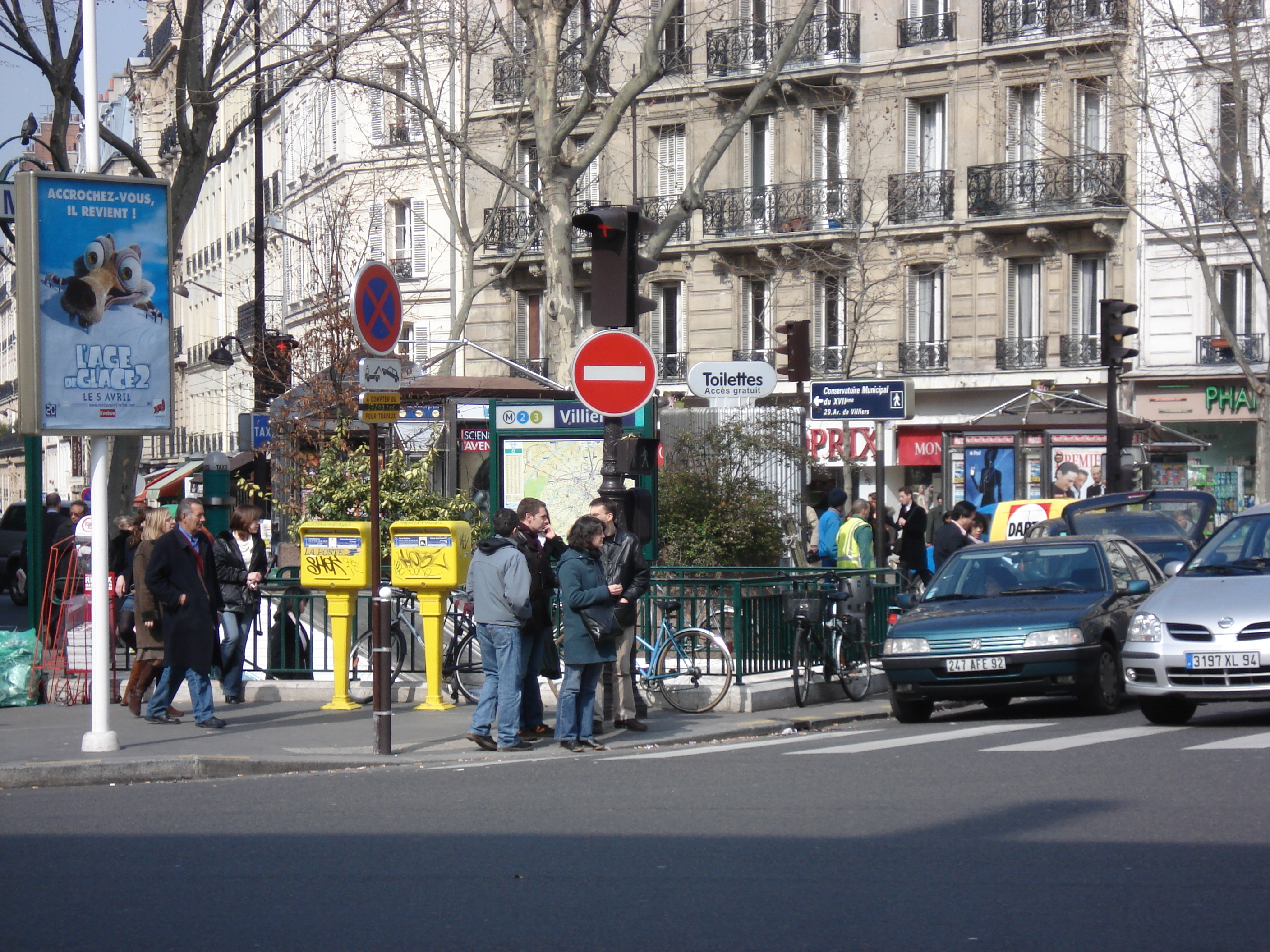 Picture France Paris 17th Arrondissement Boulevard de Courcelles 2006-03 27 - Journey Boulevard de Courcelles