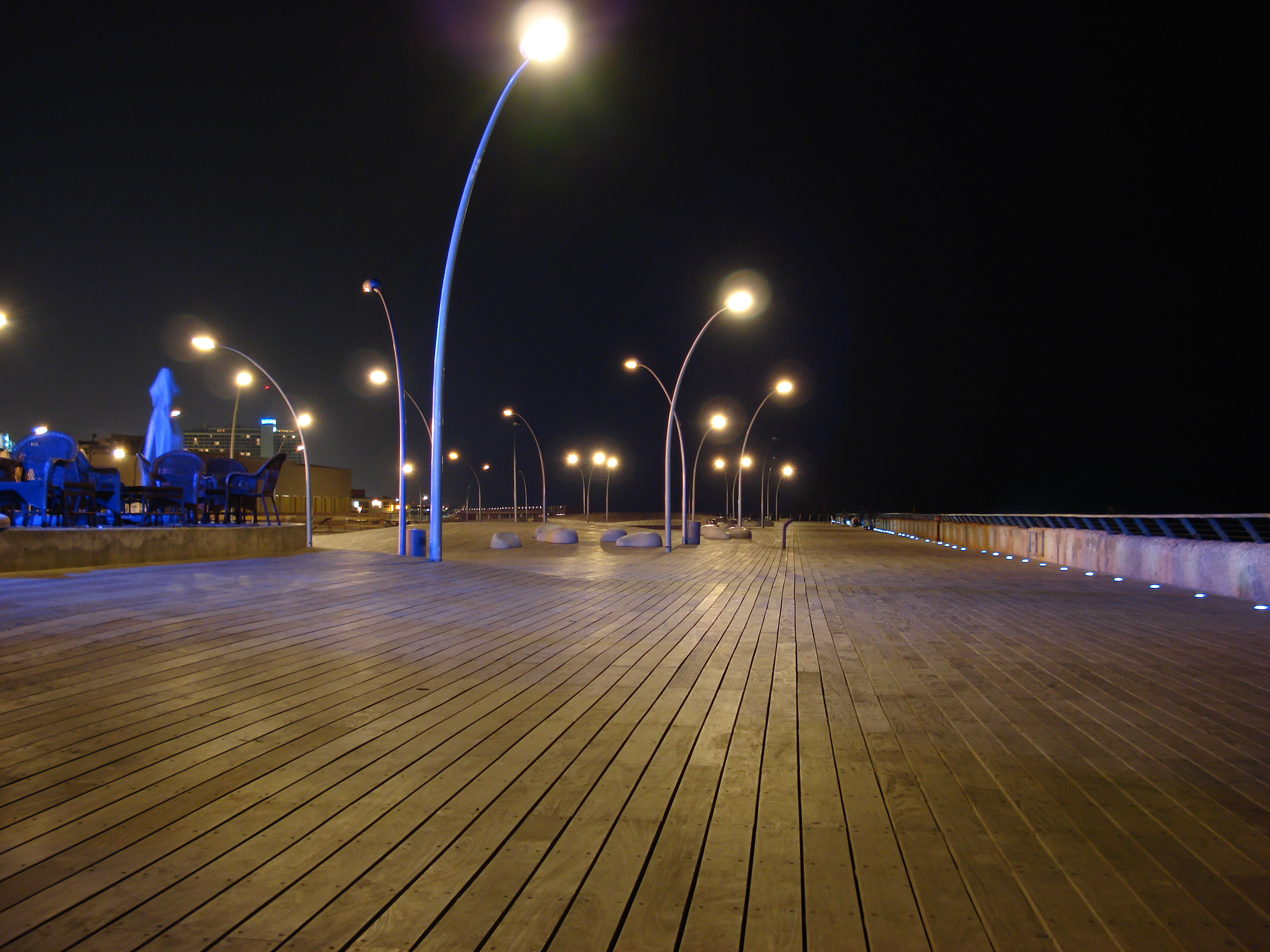 Picture Israel Tel Aviv Tel Aviv Sea Shore 2006-12 22 - Discovery Tel Aviv Sea Shore