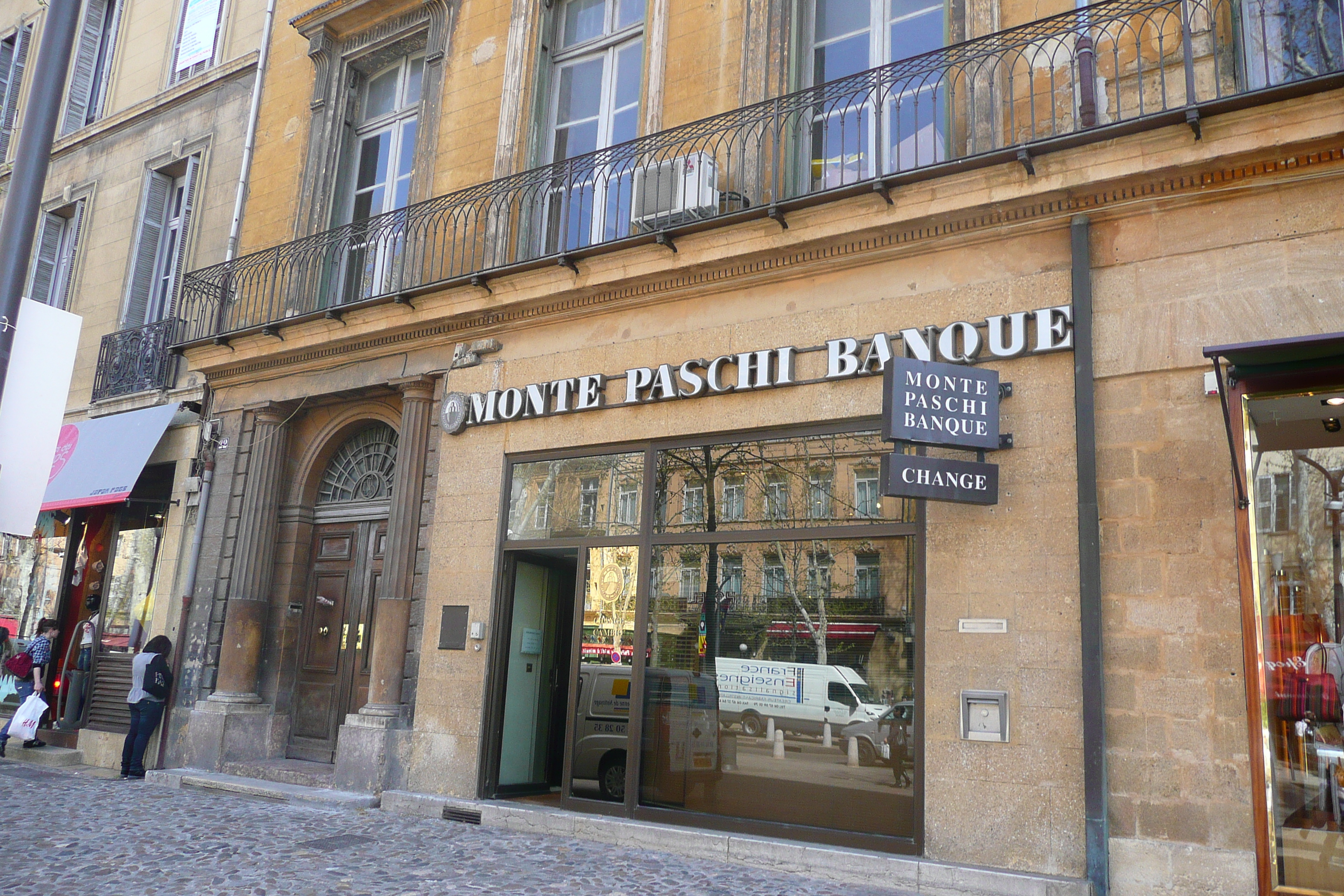 Picture France Aix en Provence Cours Mirabeau 2008-04 7 - Tour Cours Mirabeau