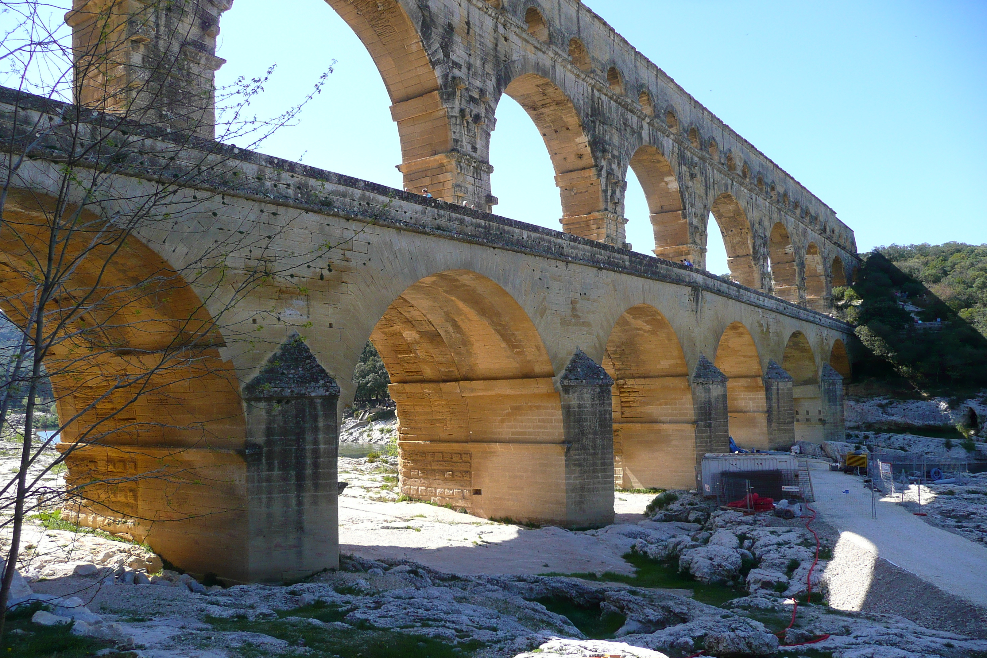 Picture France Pont du Gard 2008-04 37 - History Pont du Gard