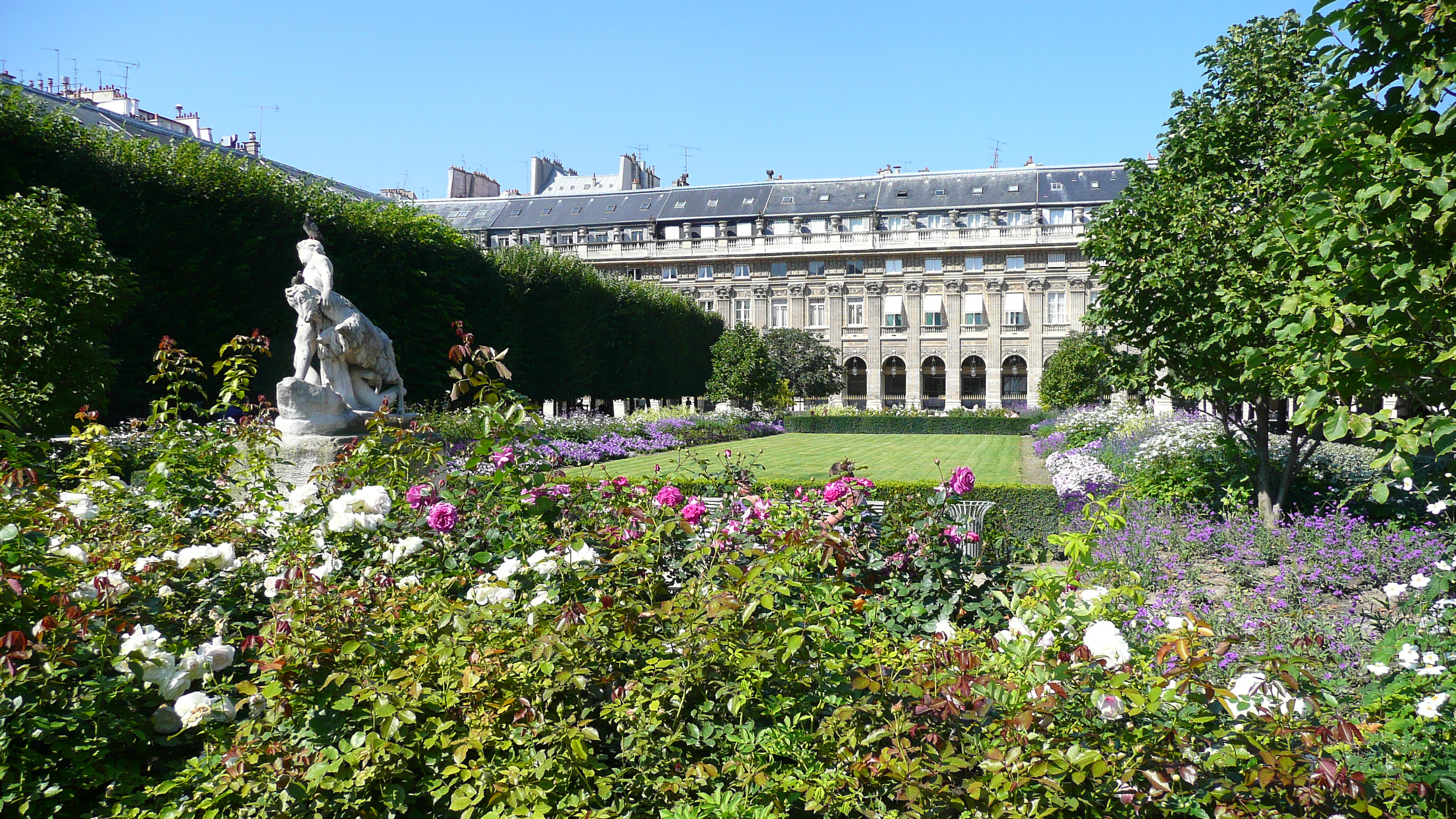 Picture France Paris Palais Royal 2007-08 25 - Around Palais Royal