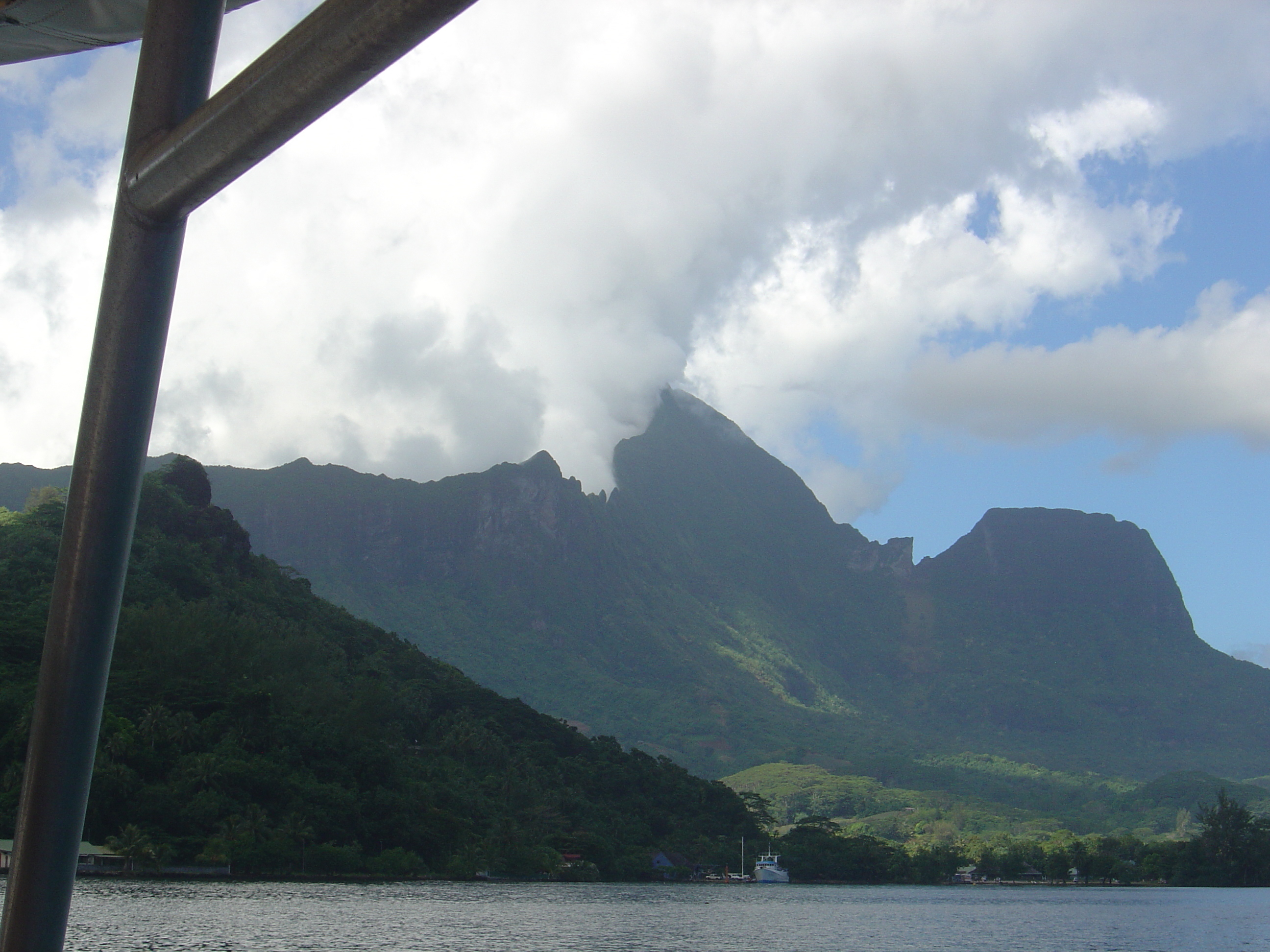 Picture Polynesia Moorea 2006-04 73 - Tour Moorea