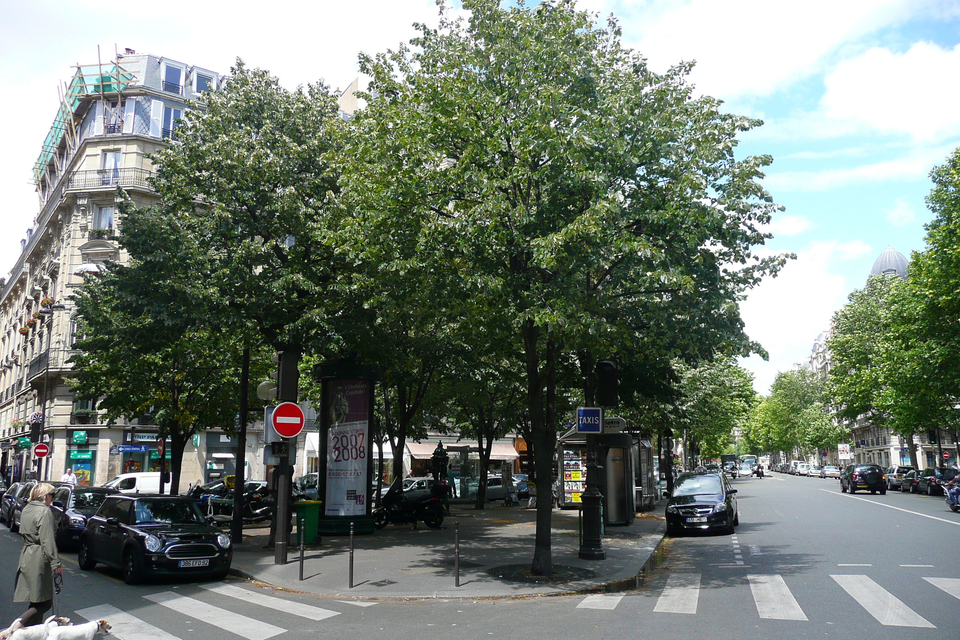 Picture France Paris Avenue Niel 2007-06 82 - Recreation Avenue Niel