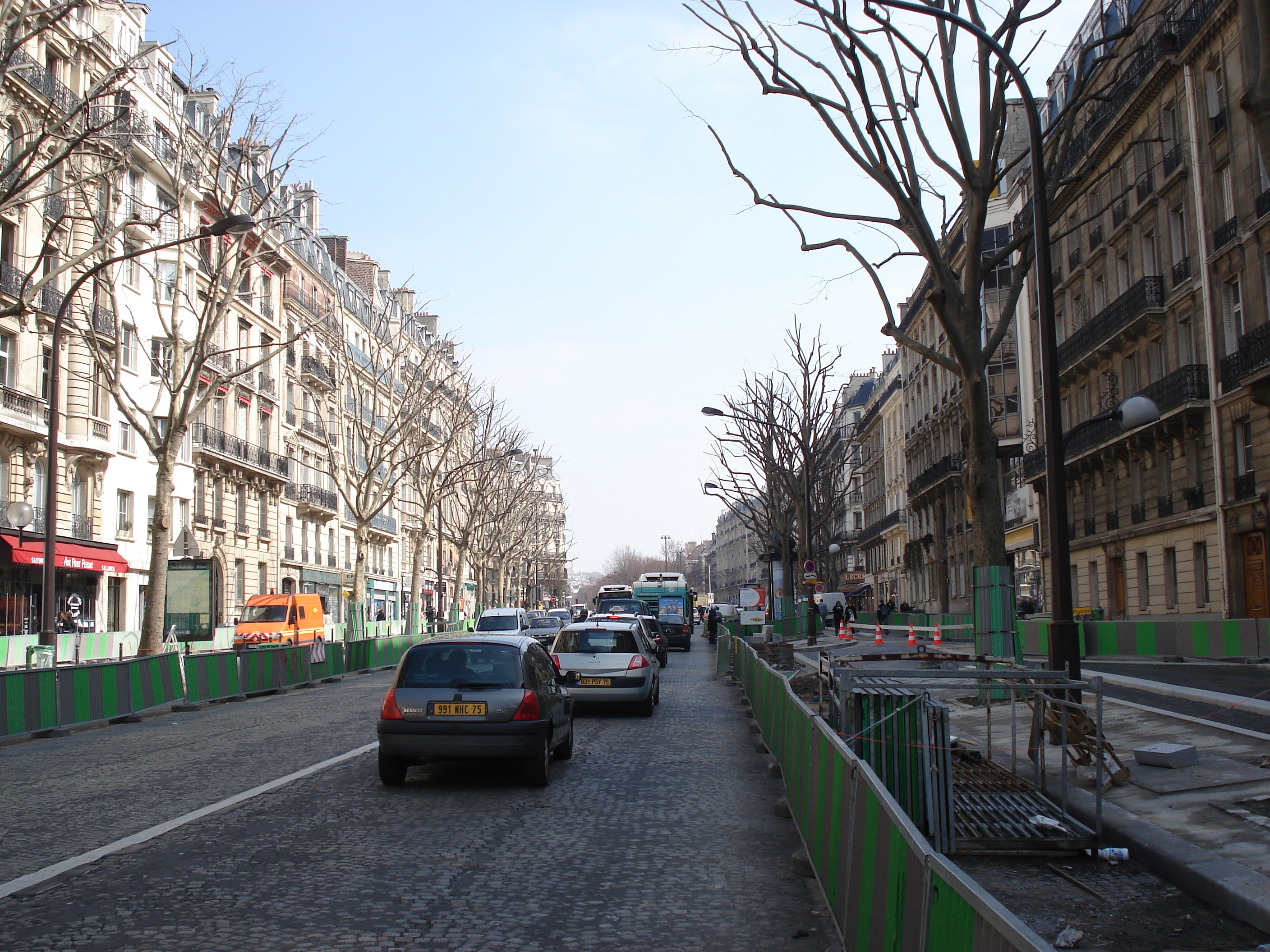 Picture France Paris 17th Arrondissement Boulevard de Courcelles 2006-03 13 - Tour Boulevard de Courcelles