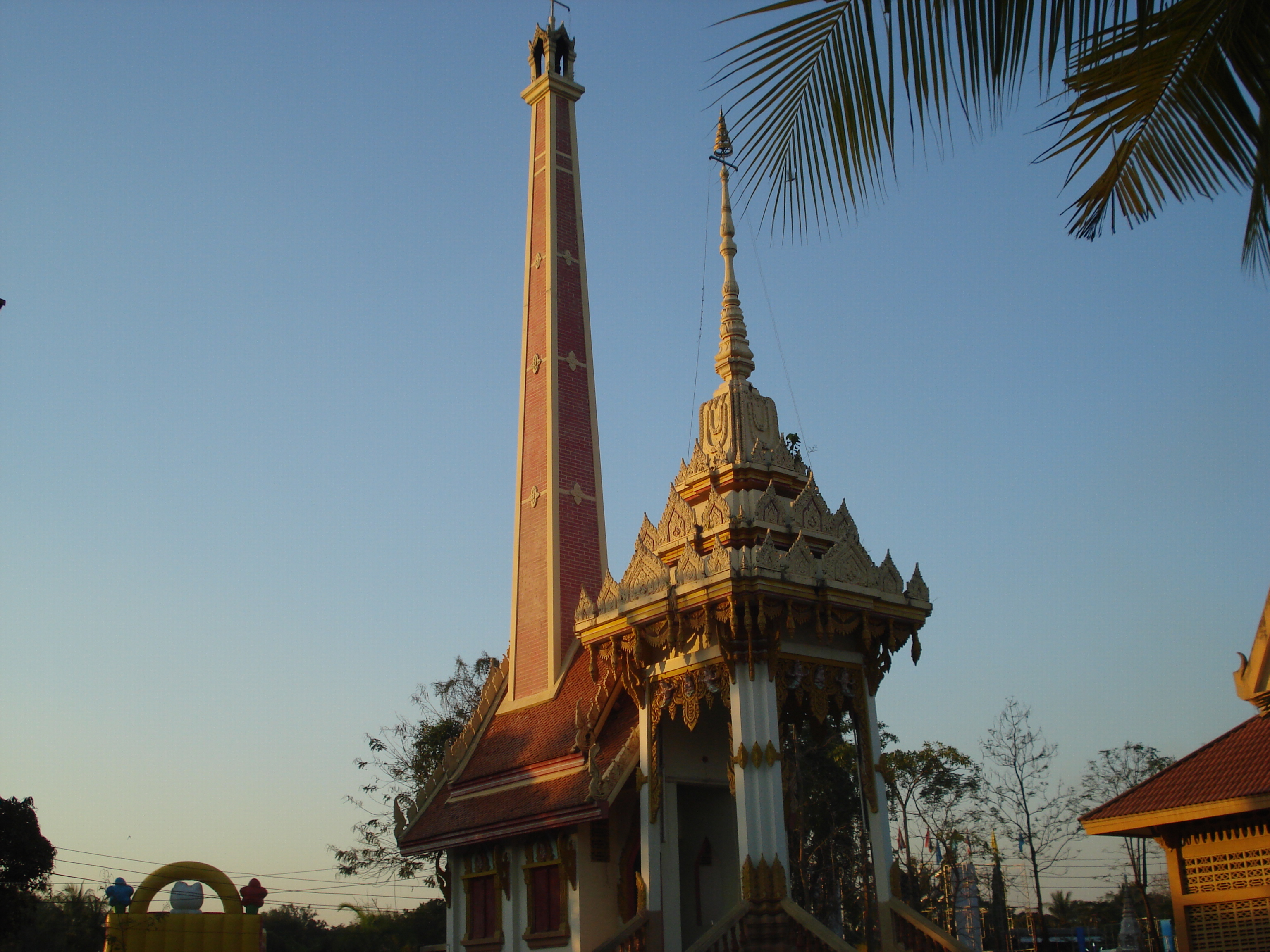 Picture Thailand Phitsanulok Wat Jomthong 2008-01 19 - Tour Wat Jomthong