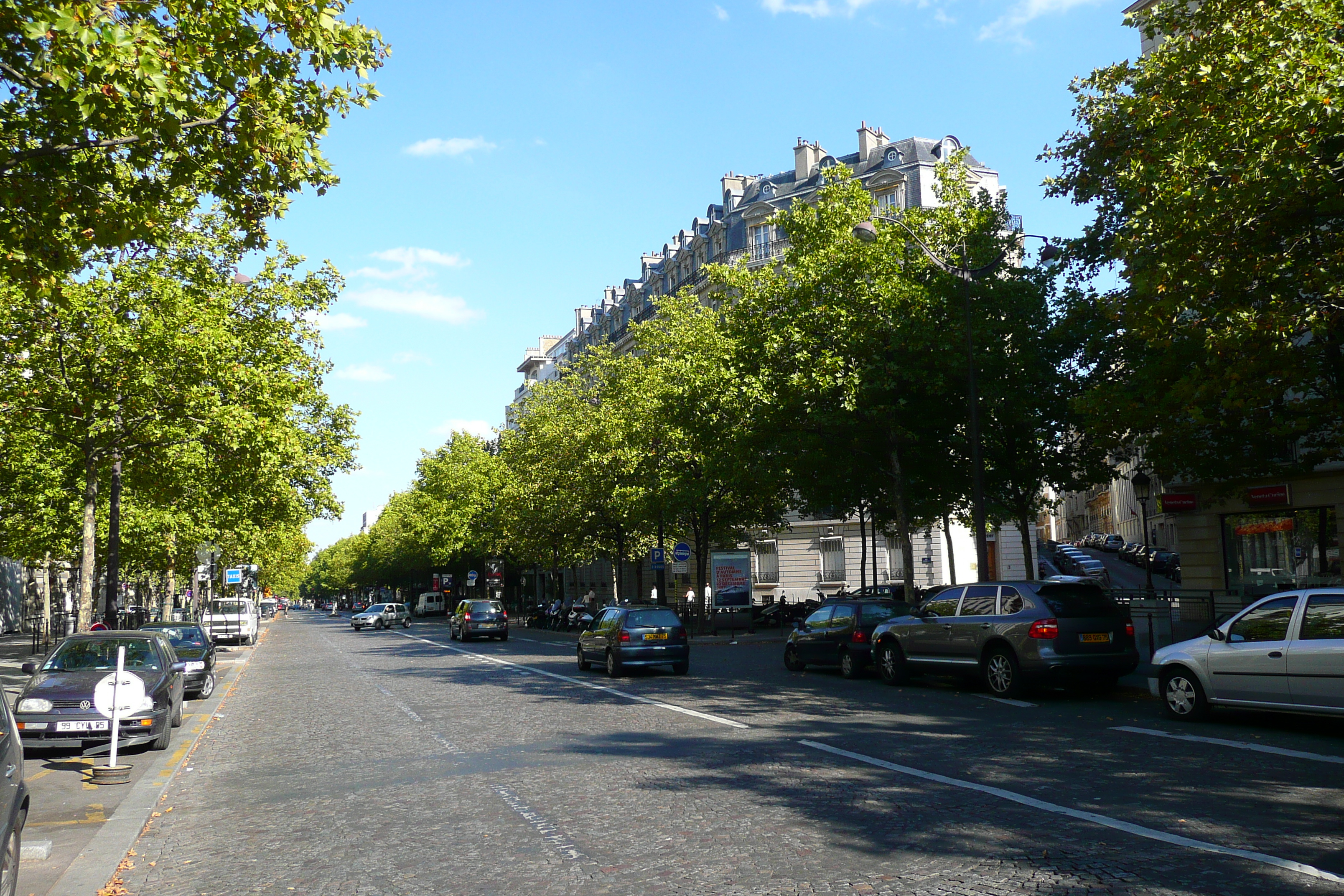 Picture France Paris Avenue de Friedland 2007-09 21 - Recreation Avenue de Friedland