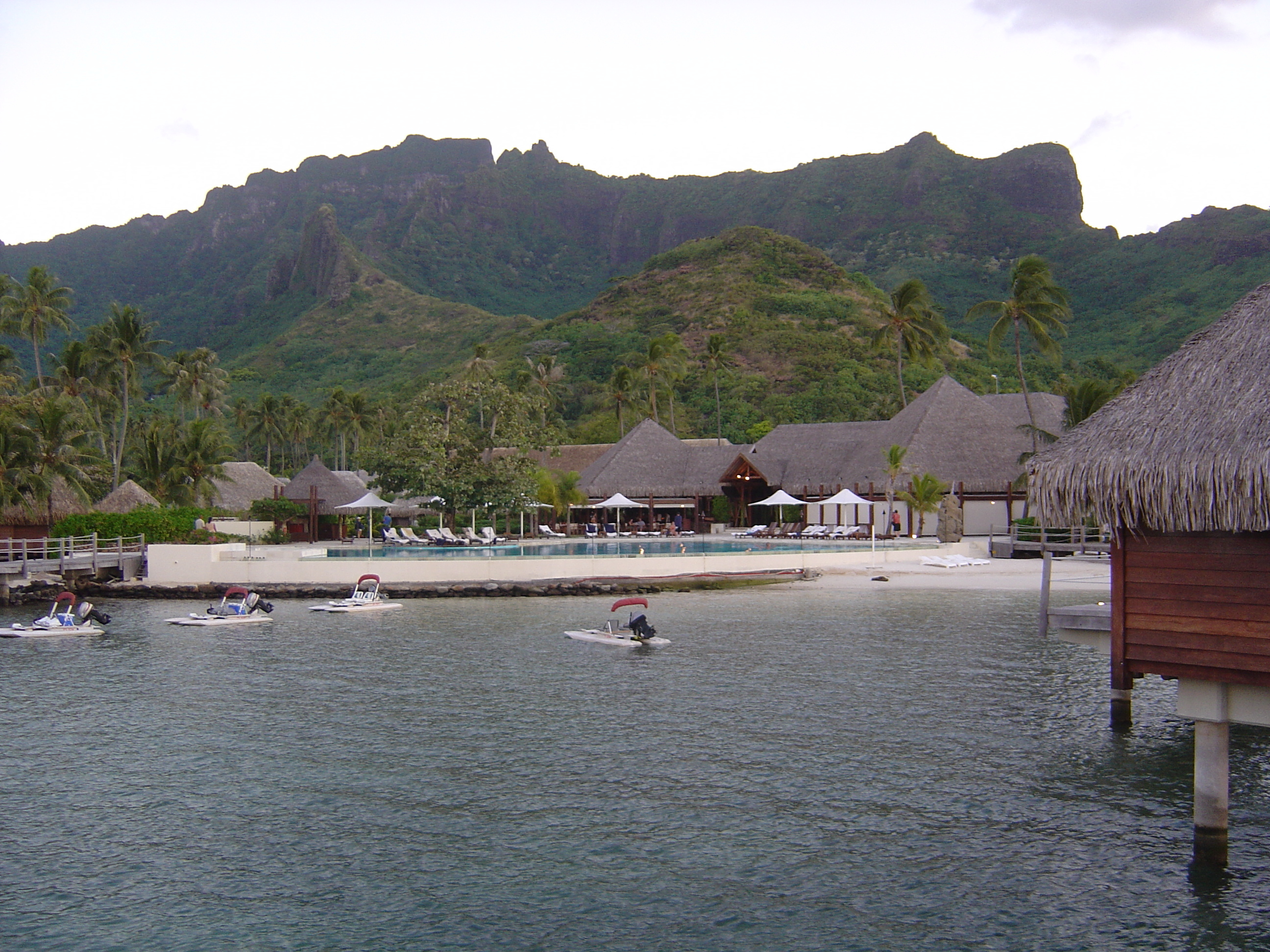 Picture Polynesia Moorea Pearl Resort Hotel 2006-04 6 - Center Pearl Resort Hotel