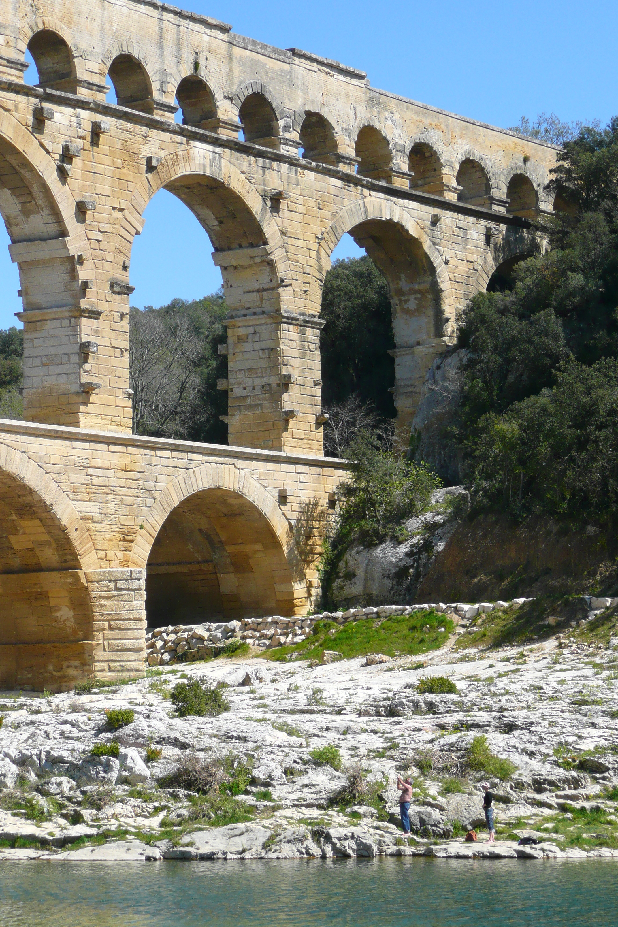 Picture France Pont du Gard 2008-04 17 - Tours Pont du Gard