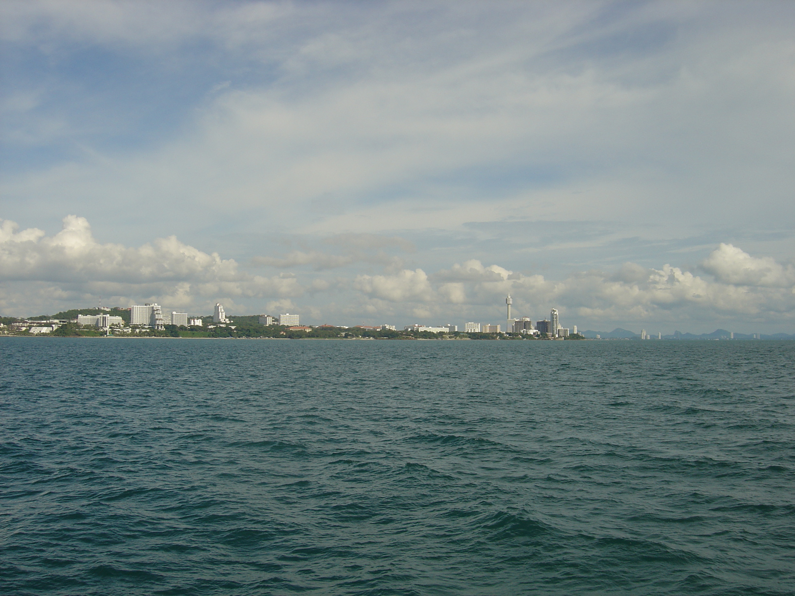 Picture Thailand Pattaya Golden Horn 2005-09 12 - Center Golden Horn