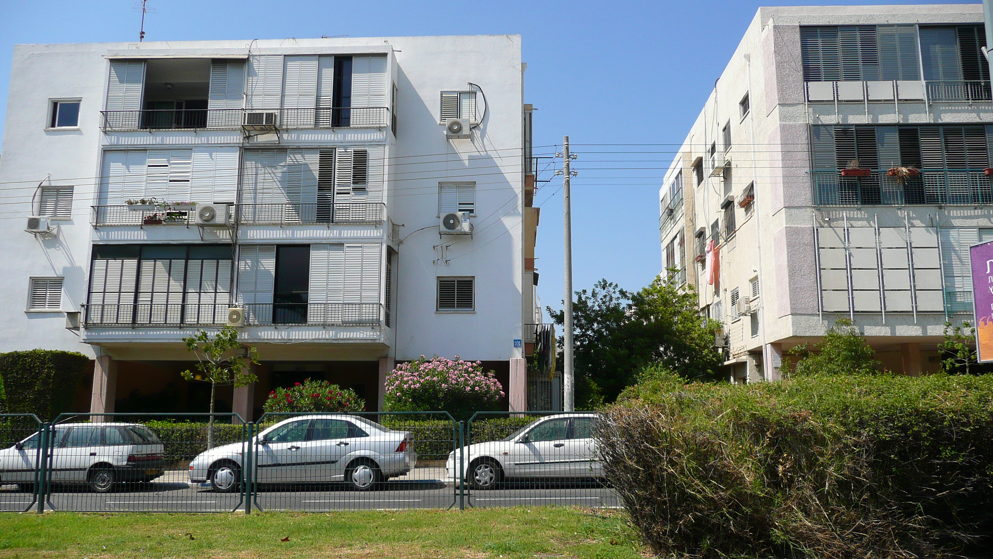 Picture Israel Tel Aviv Jabotinsky Street 2007-06 19 - Tours Jabotinsky Street