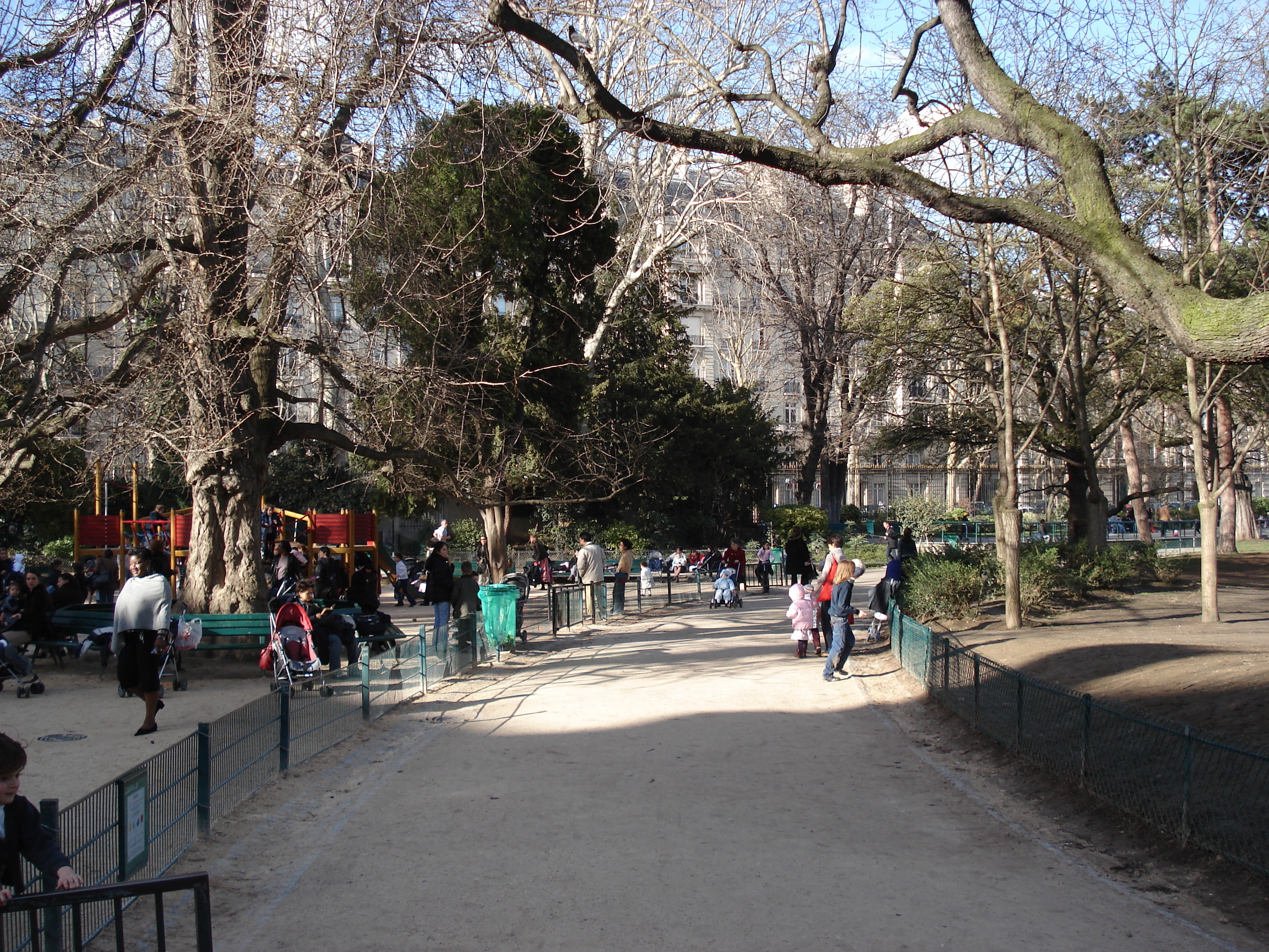 Picture France Paris Monceau Garden 2006-03 65 - Discovery Monceau Garden