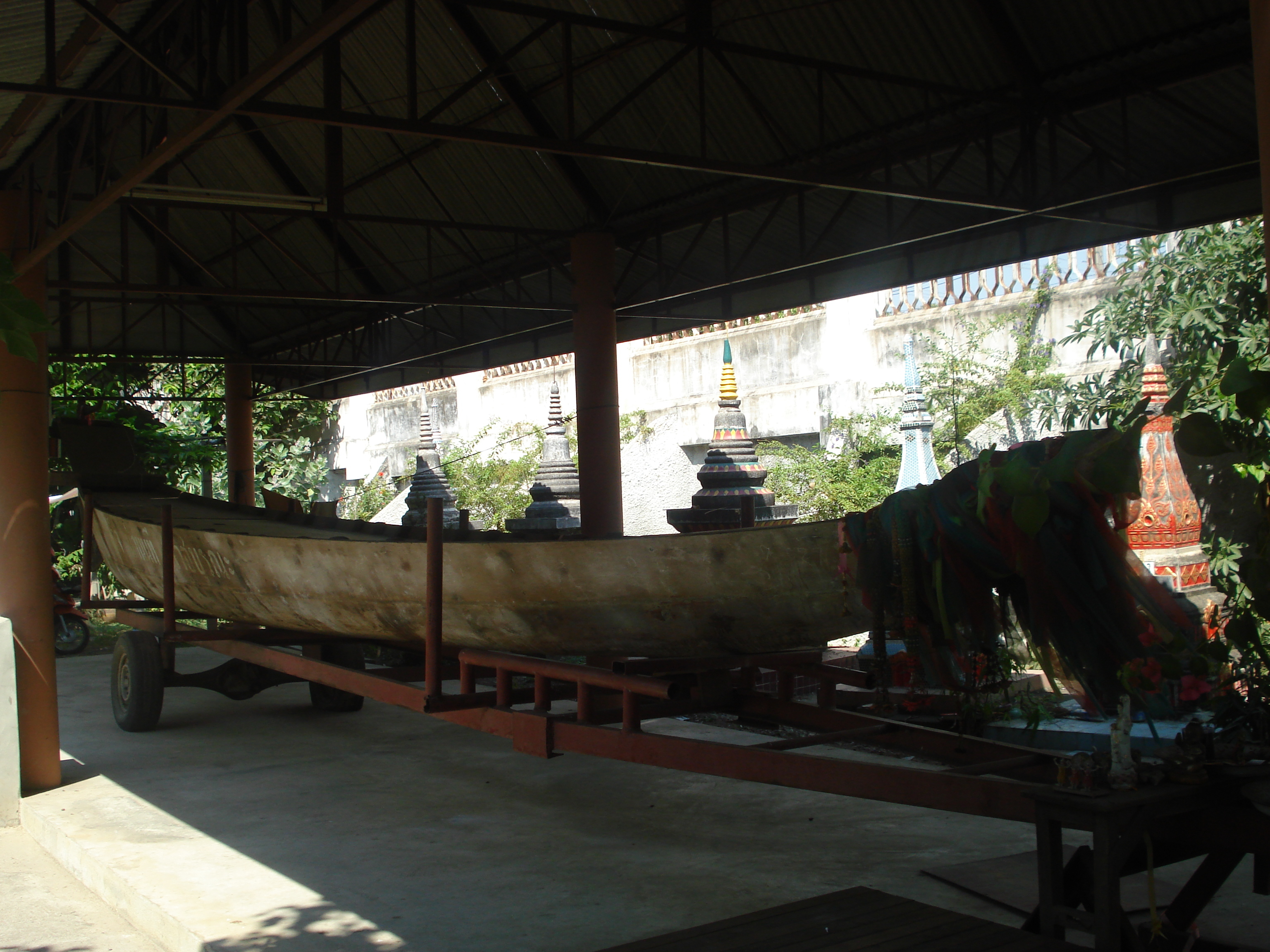 Picture Thailand Phitsanulok Wat Ratcha Bhurana 2008-01 25 - Discovery Wat Ratcha Bhurana