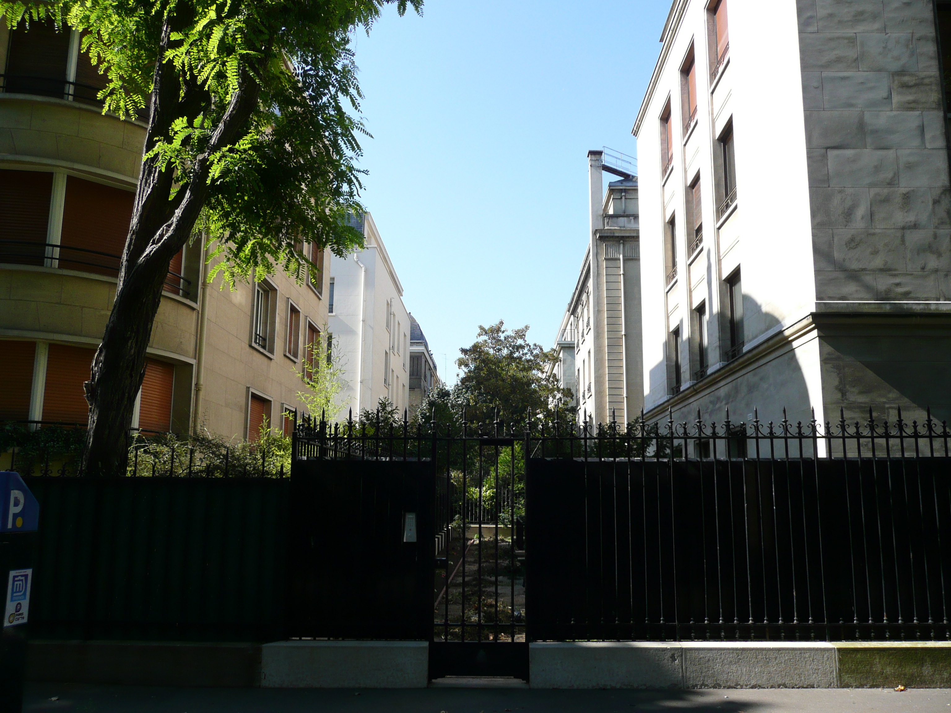 Picture France Paris Porte de la Muette 2007-08 38 - Tour Porte de la Muette