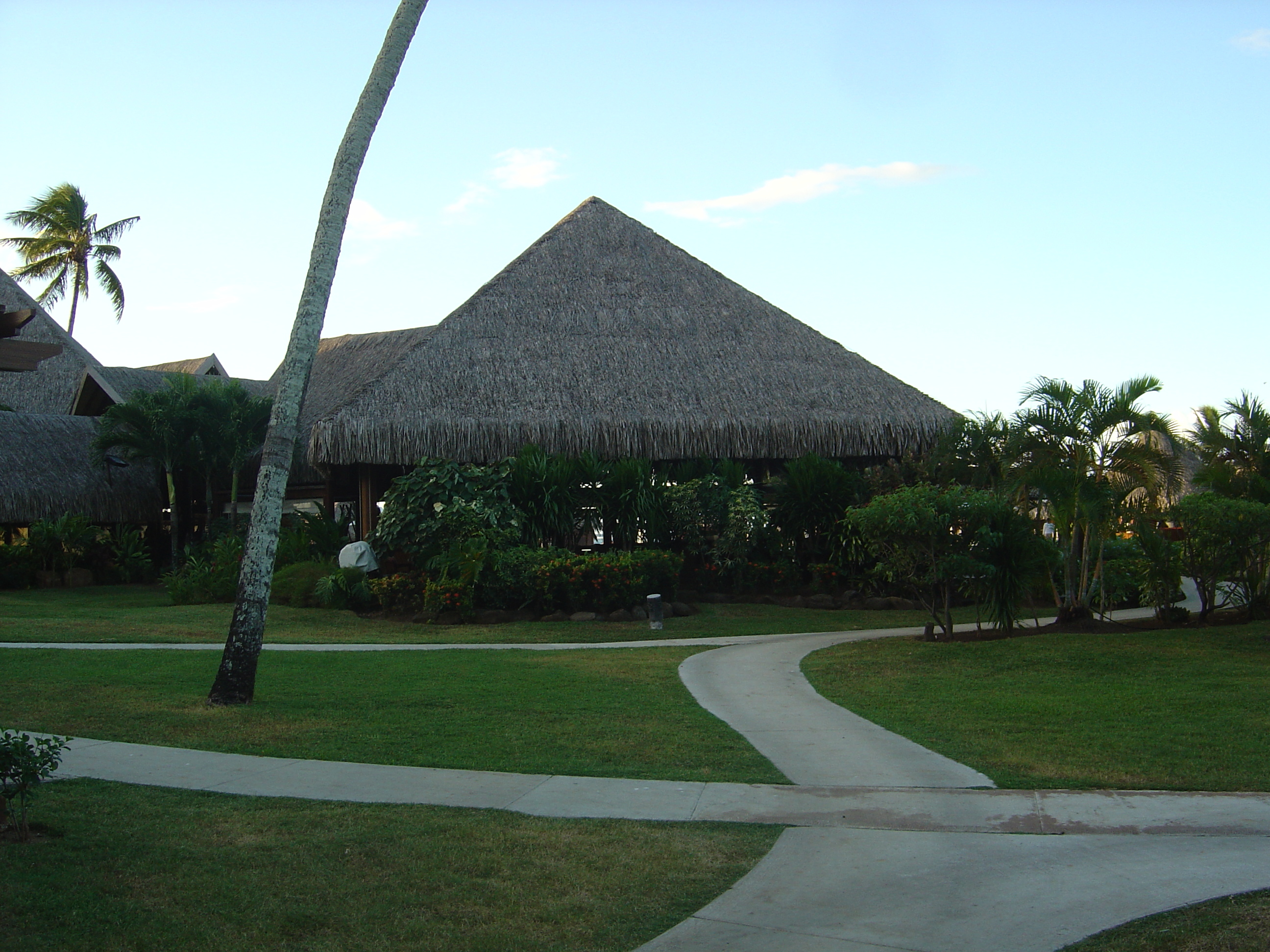 Picture Polynesia Moorea Pearl Resort Hotel 2006-04 12 - Journey Pearl Resort Hotel