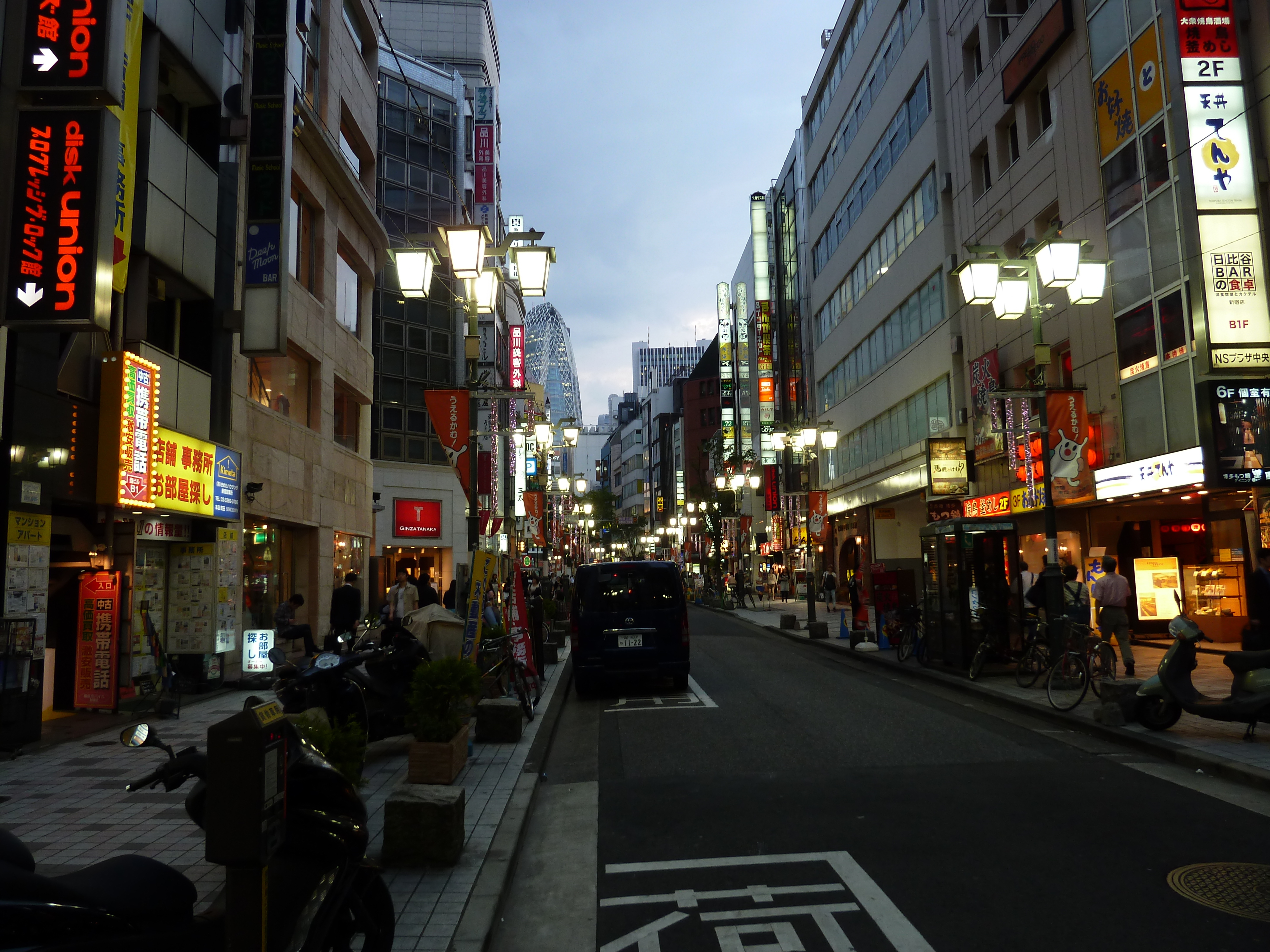 Picture Japan Tokyo Shinjuku 2010-06 6 - Tours Shinjuku