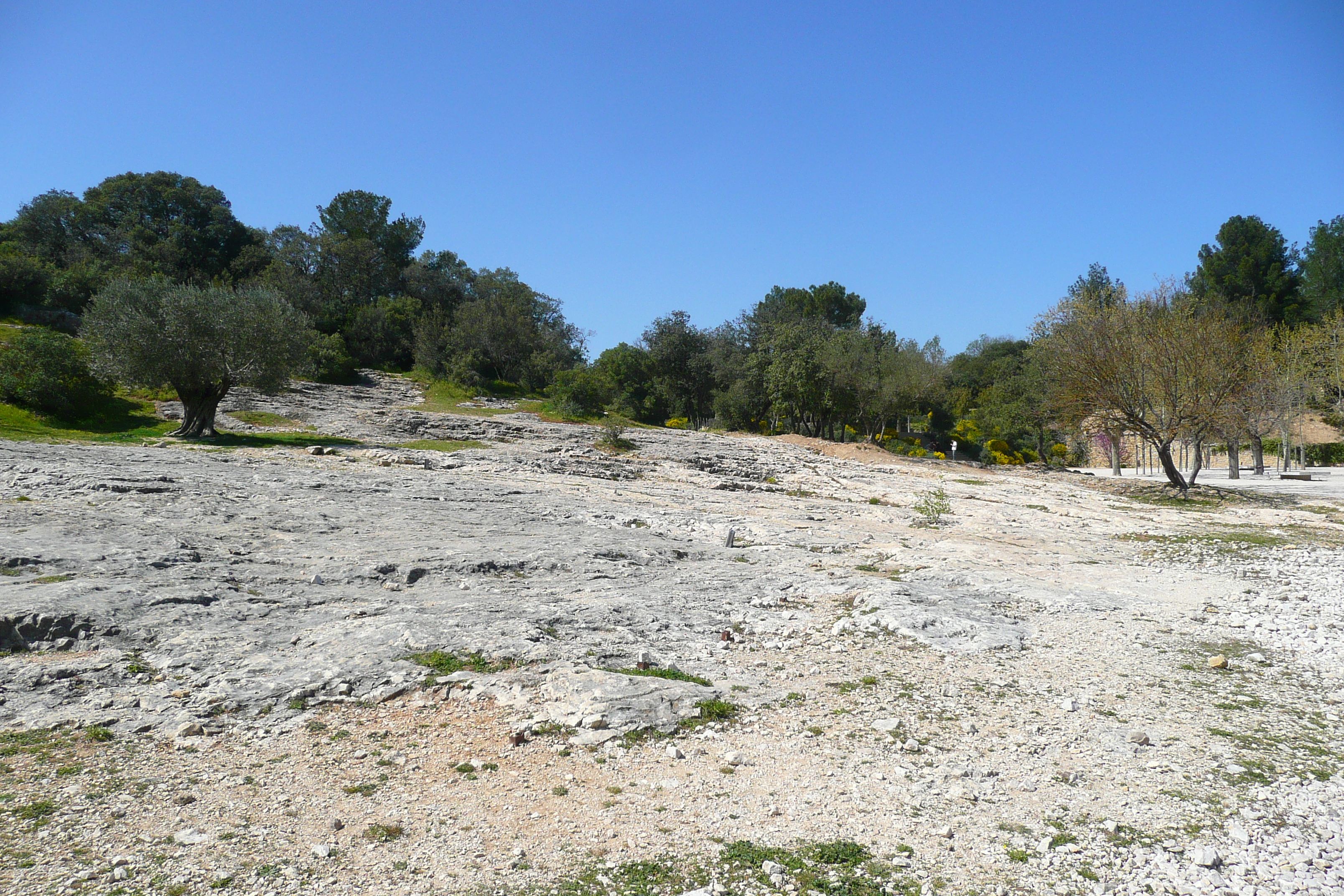 Picture France Pont du Gard 2008-04 85 - Tours Pont du Gard