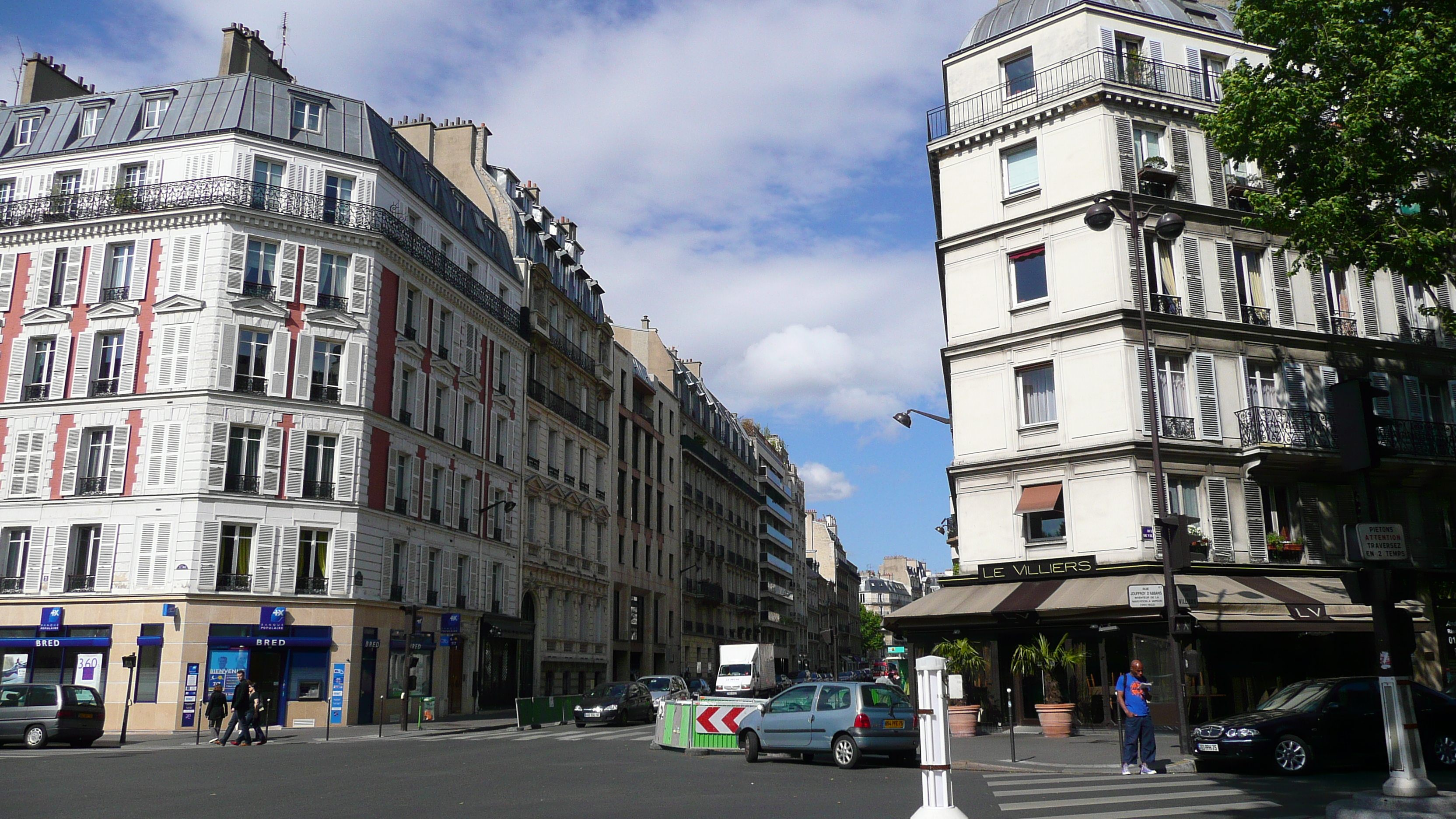 Picture France Paris 17th Arrondissement Rue Jouffroy d'Abbans 2007-05 6 - Recreation Rue Jouffroy d'Abbans