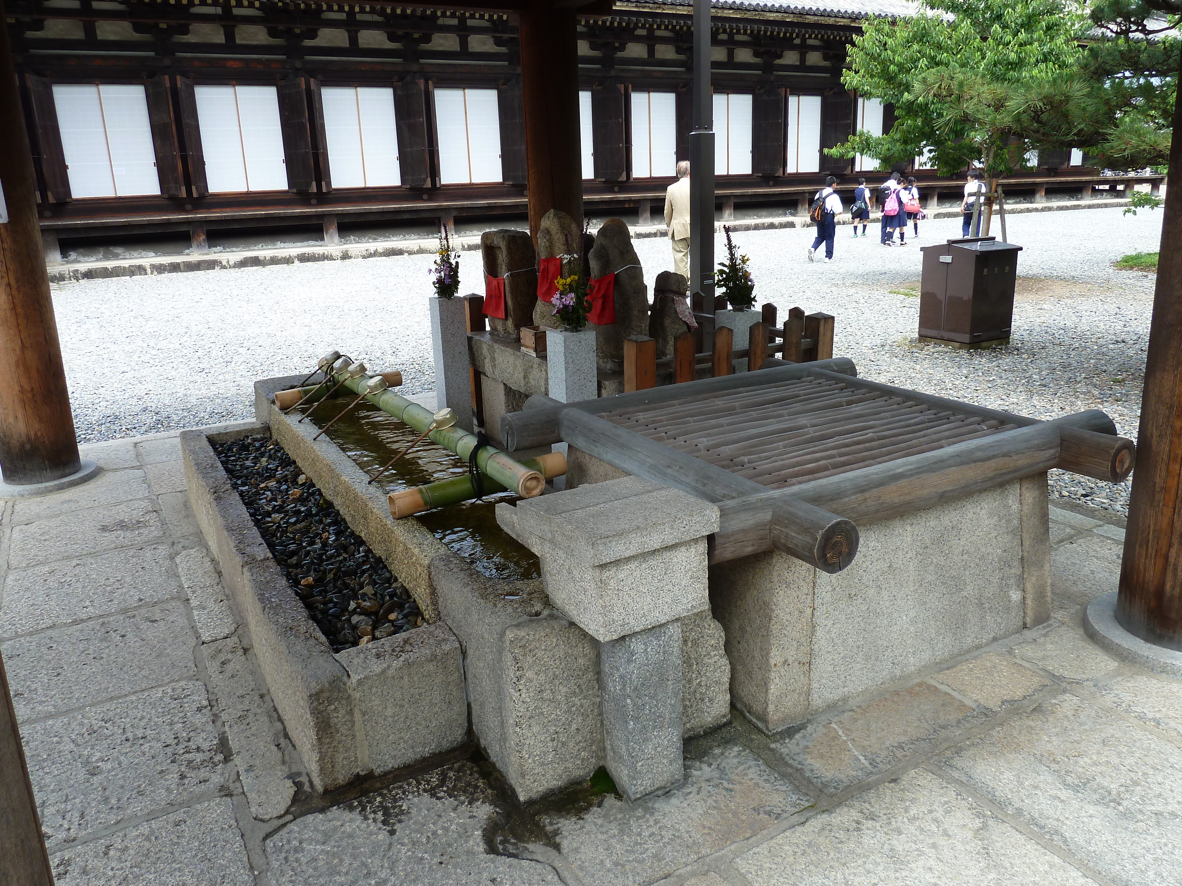 Picture Japan Kyoto Sanjusangendo temple 2010-06 2 - Around Sanjusangendo temple