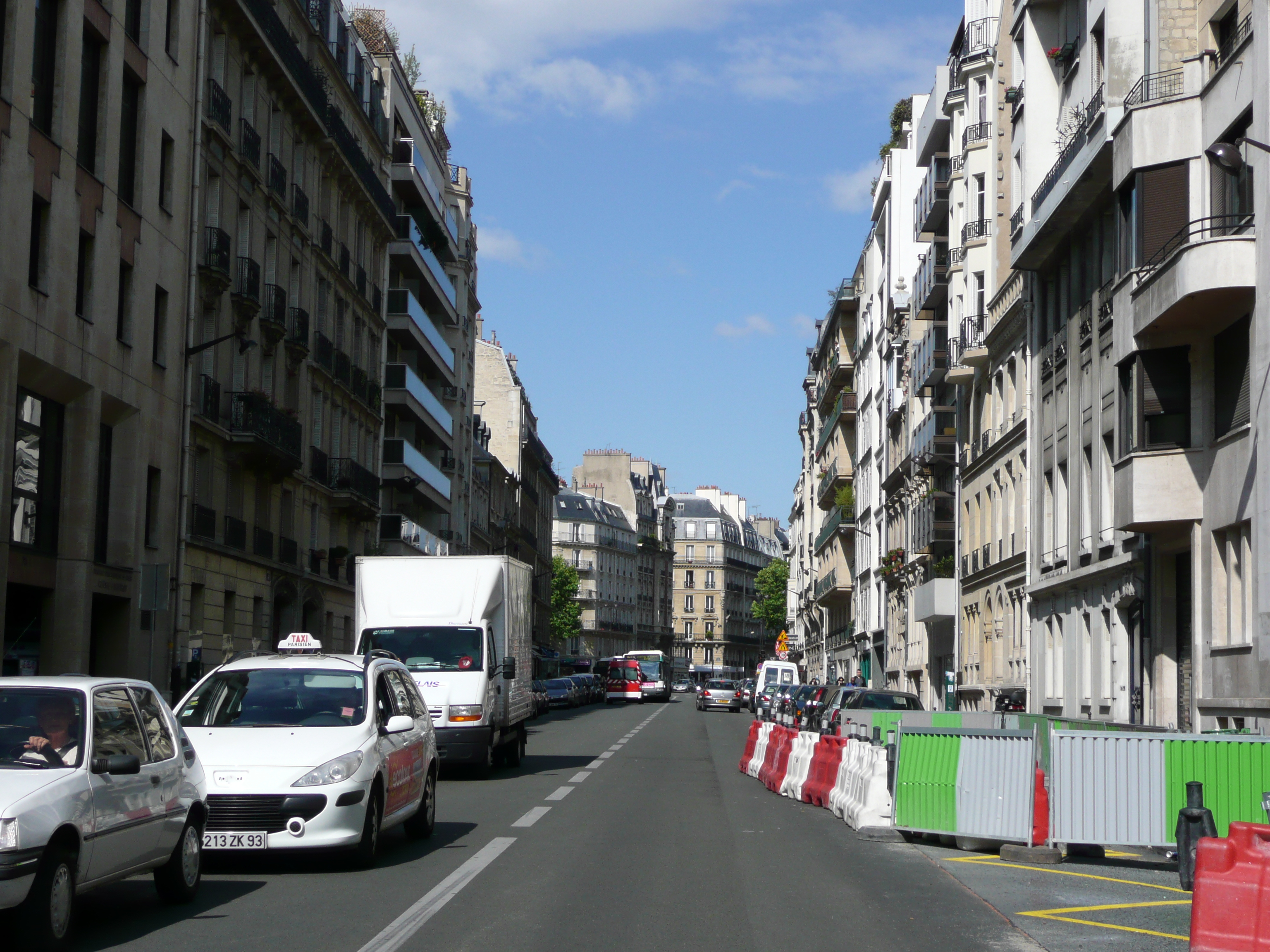 Picture France Paris 17th Arrondissement Rue Jouffroy d'Abbans 2007-05 42 - Center Rue Jouffroy d'Abbans