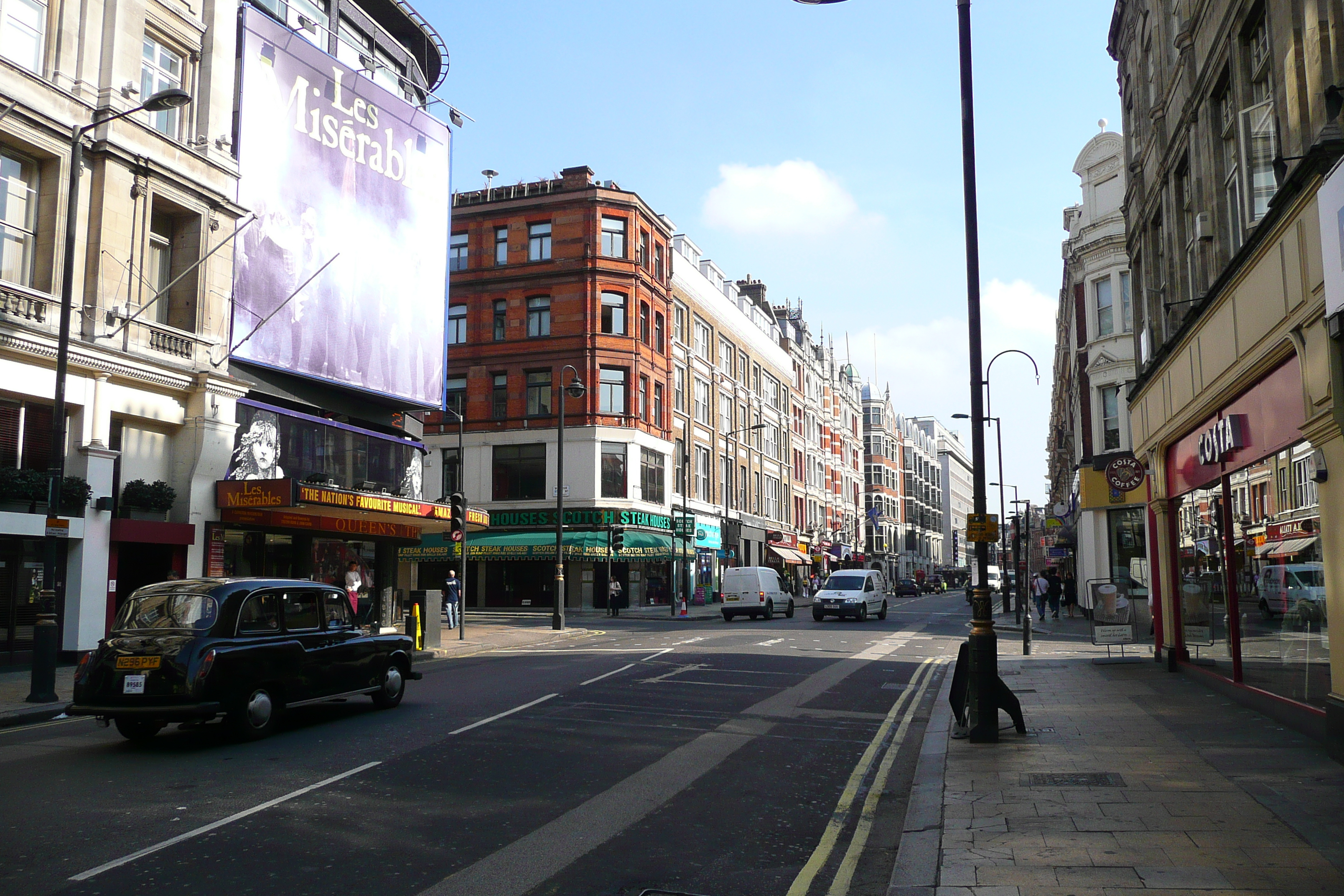 Picture United Kingdom London Shaftesbury Avenue 2007-09 30 - Tours Shaftesbury Avenue